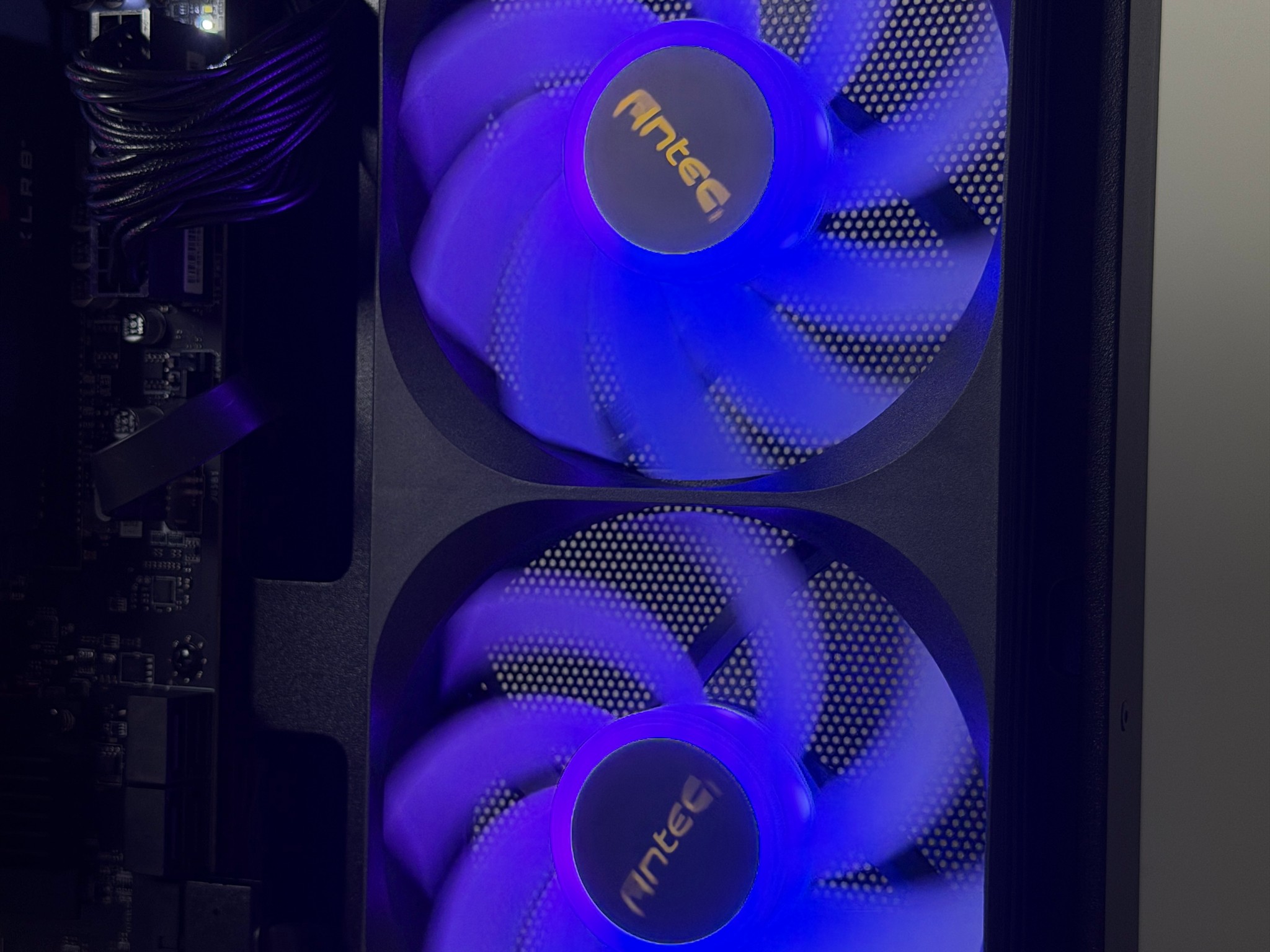 🖤♠️ Black Gaming PC ♠️🖤 RTX 5060 | Ryzen 5 5500 | 16gb RGB RAM | 1TB SSD - WiFi, BlueTooth