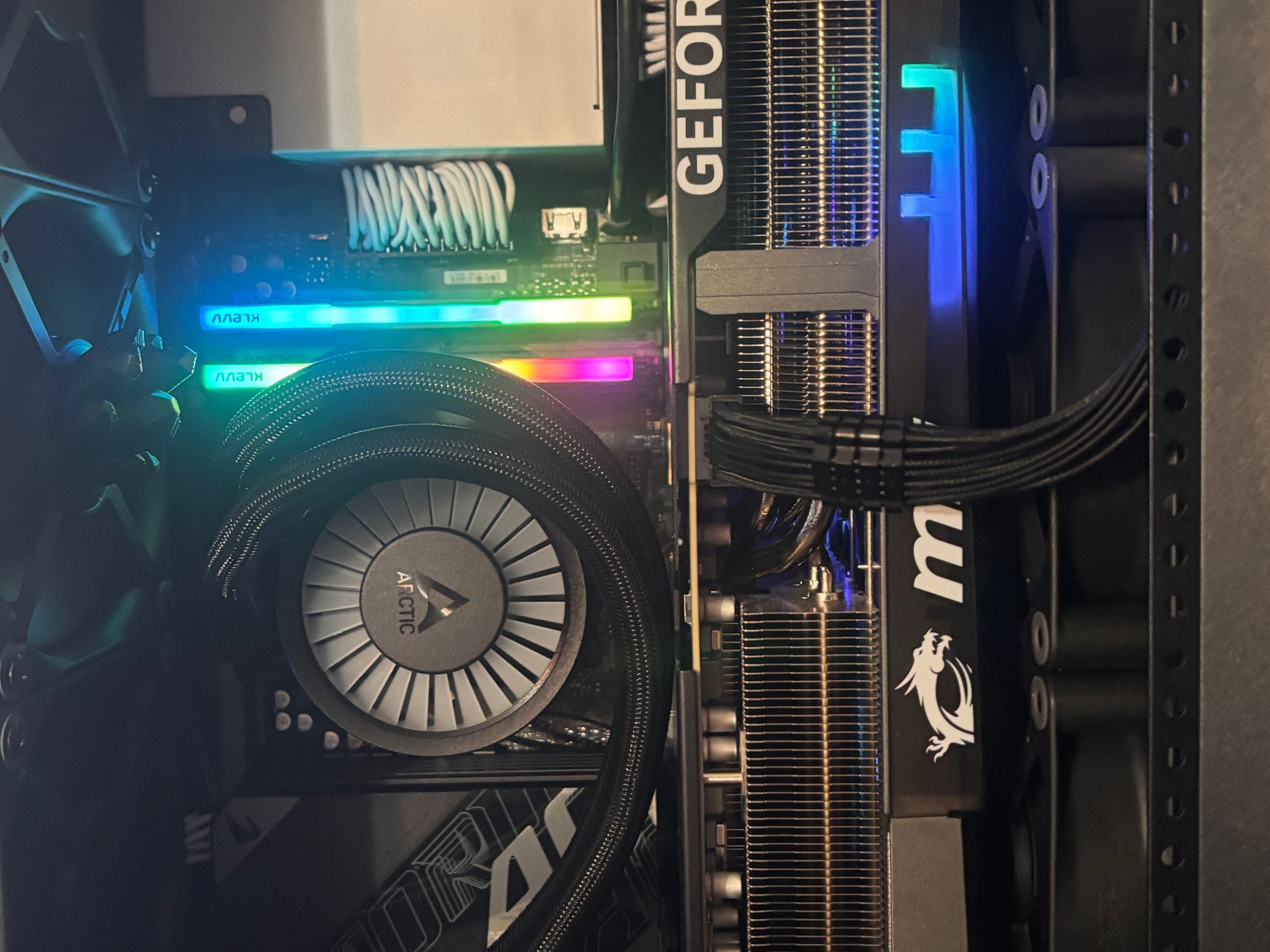 MSI GeForce RTX 5090 32G GAMING TRIO OC