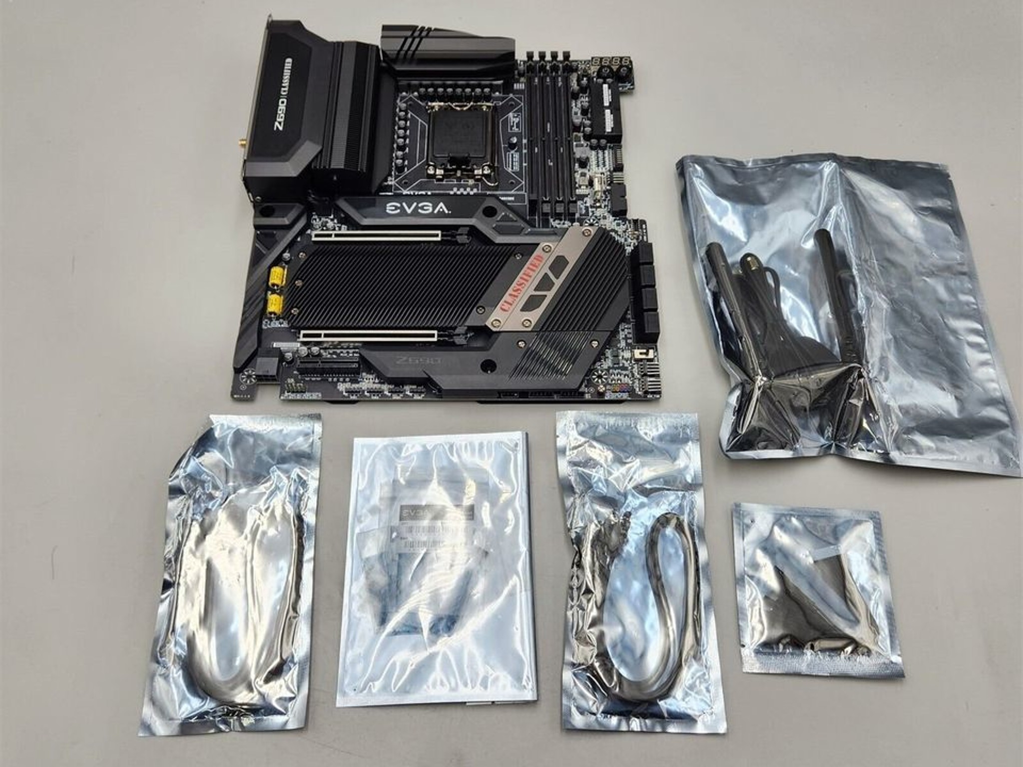 EVGA Z690 Classified 121-AL-E698-KR