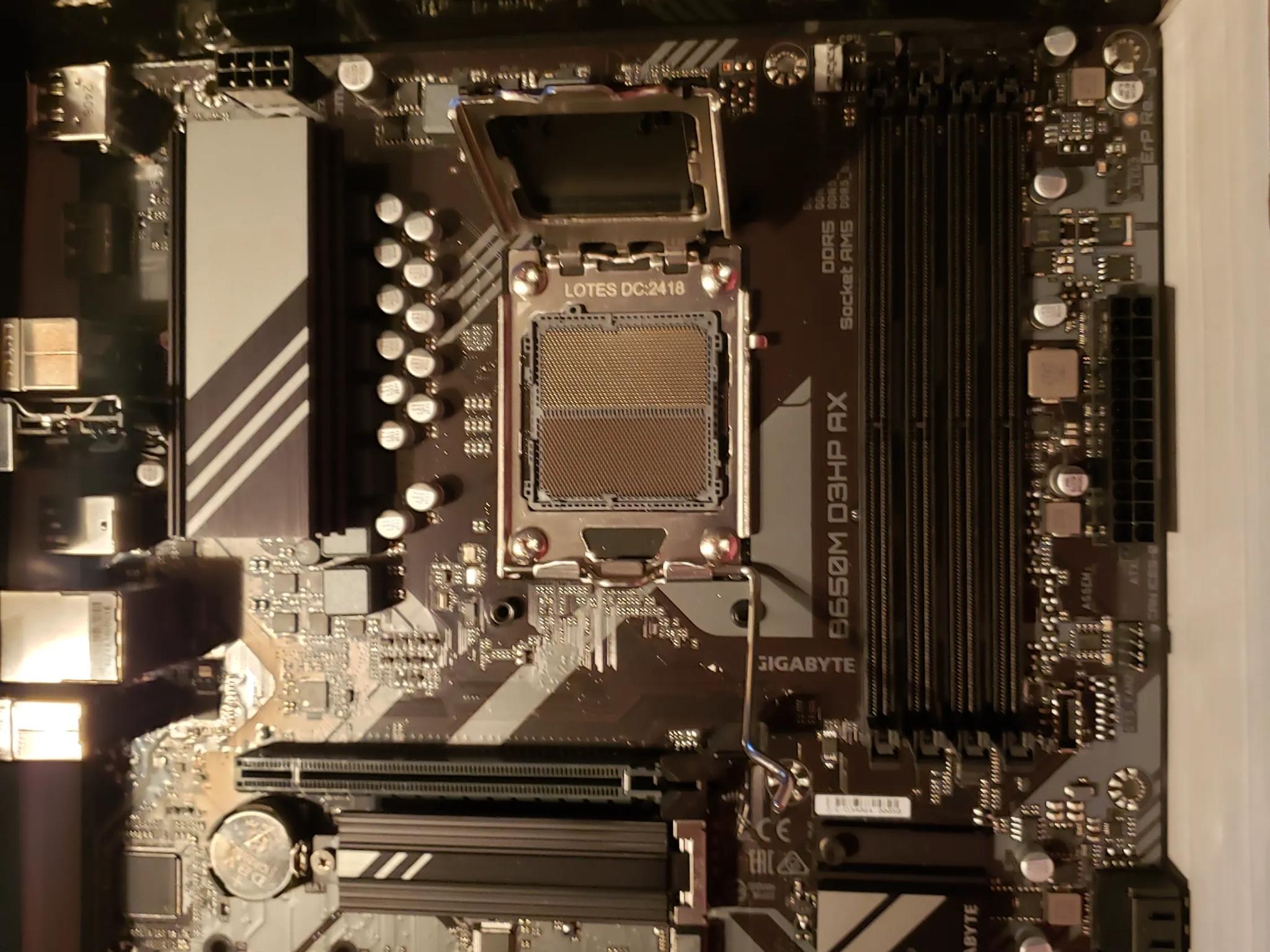 Gigabyte B650M DPH3 WIFI NO I/O SHIELD