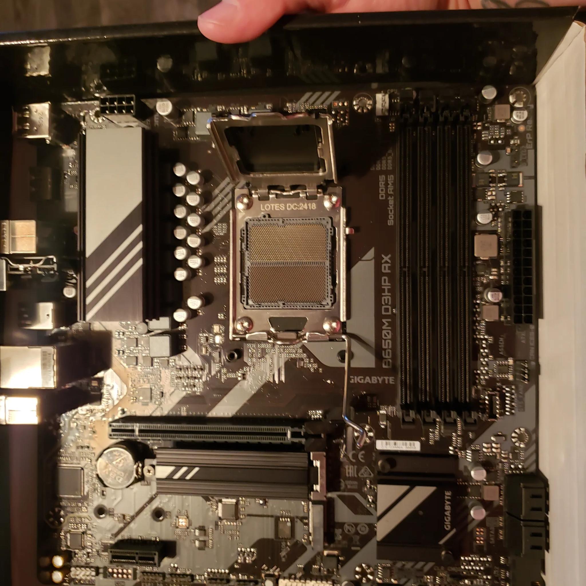 Gigabyte B650M DPH3 WIFI NO I/O SHIELD
