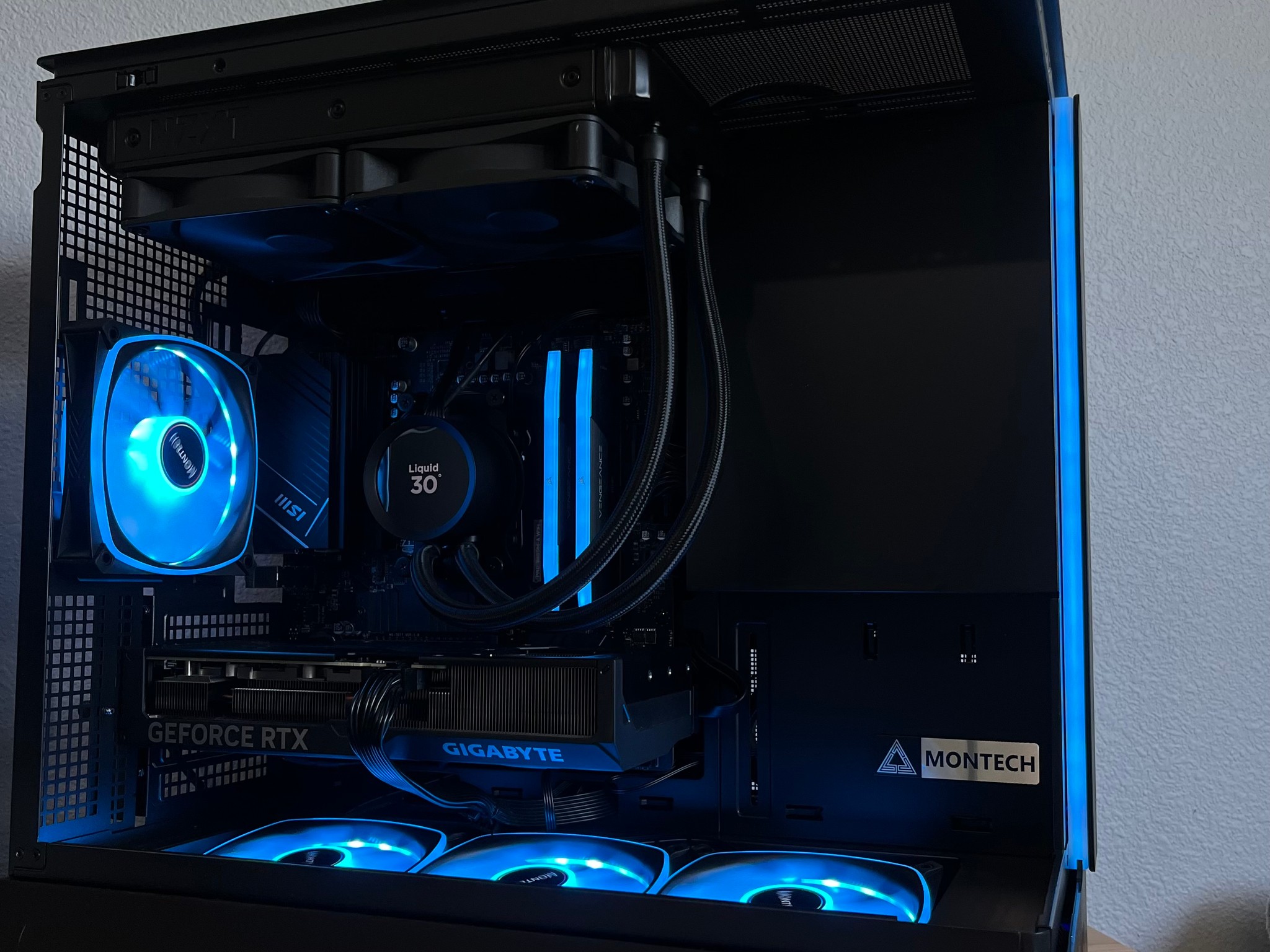 Gaming PC - RTX 4070 | 7600x | 32gb DDR5 | 1TB NVME