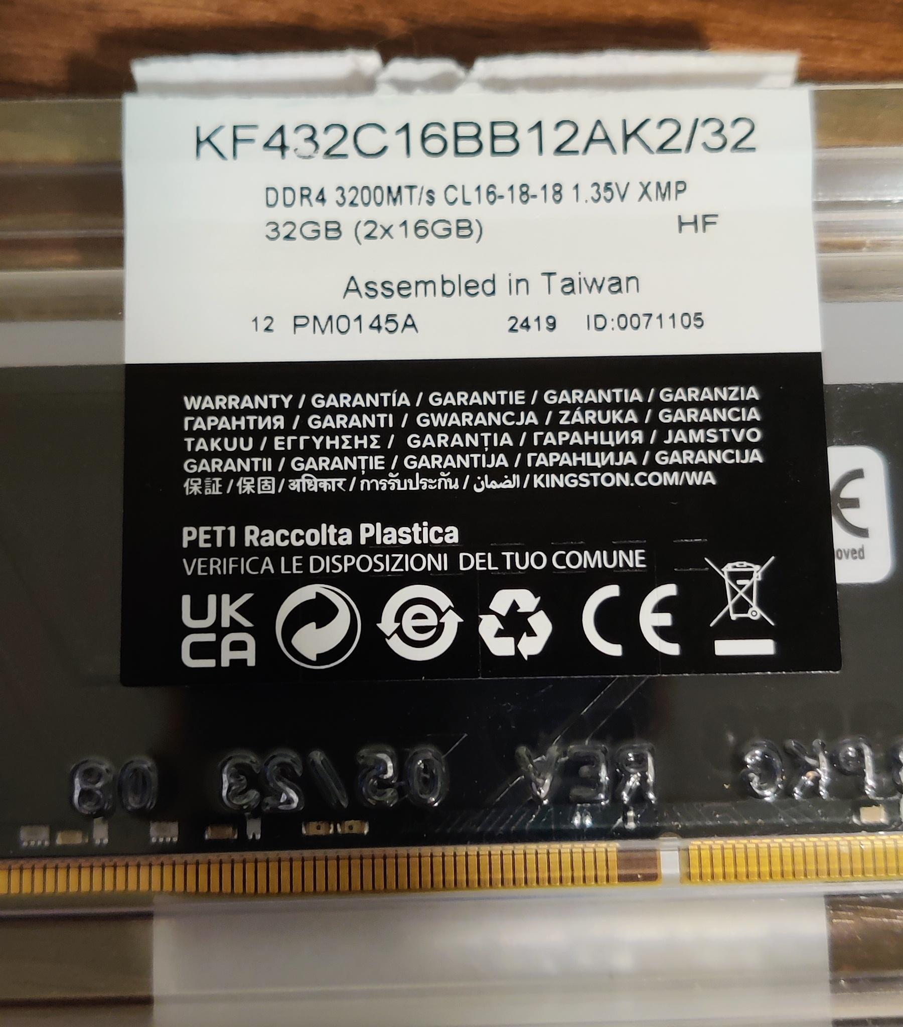32GB DDR4 3200 Kingston FURY Beast RGB