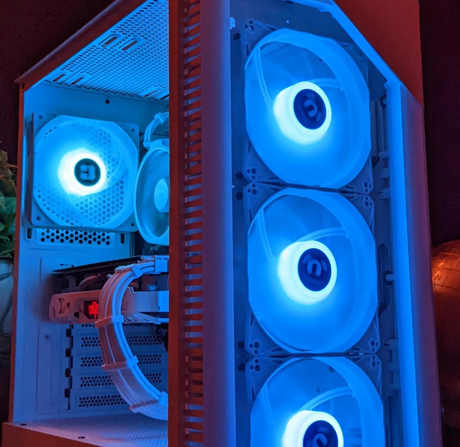 ⚪️Diablo Albus🔥🔥🔥| RX 580 8GB| Ryzen 5| 32GB TFORCE DDR4 RAM| 1TB SSD|Windows 11 Pro