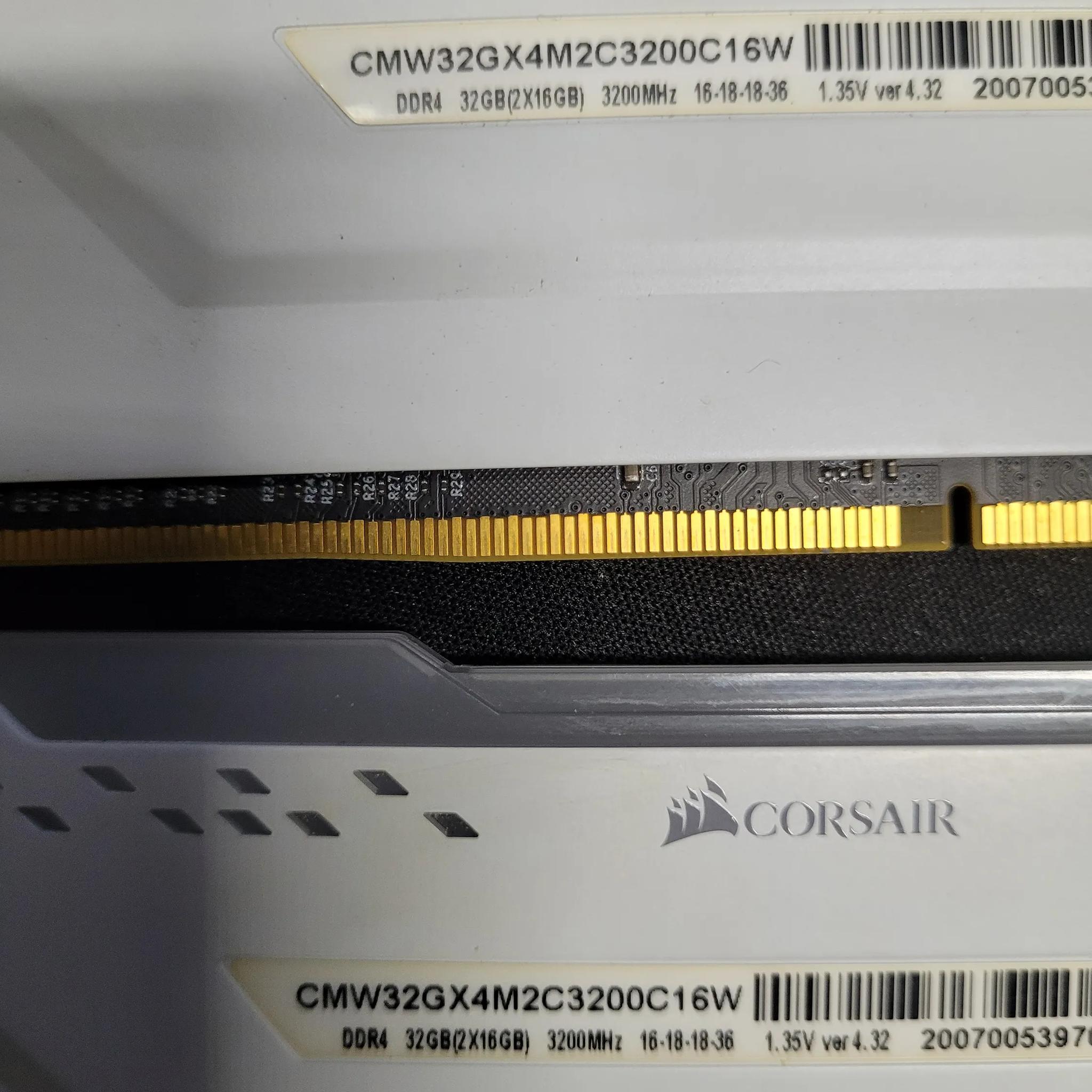 32gb Corsair Vengeance RGB Pro White DDR4