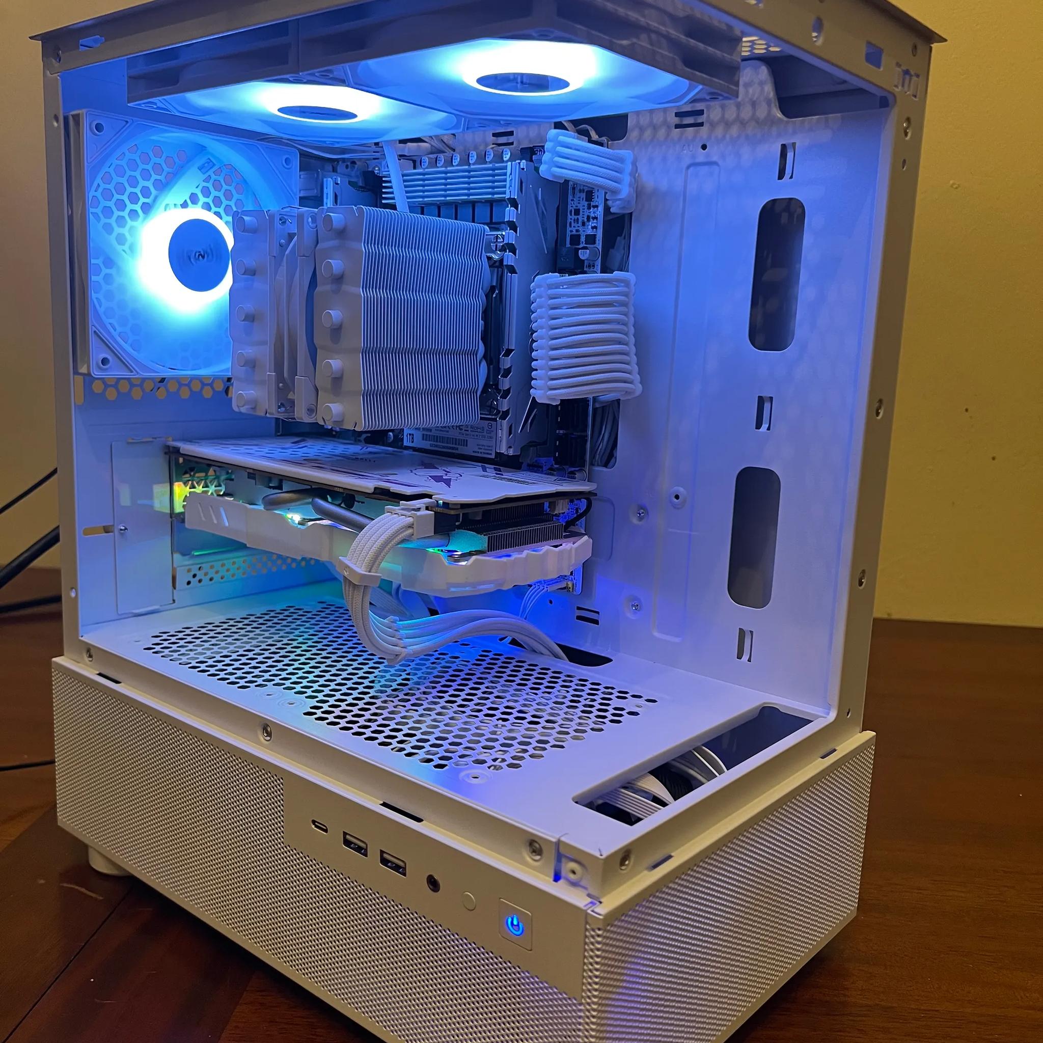 Intel 10 Core White Gaming PC RX 580 1tb NVME SSD 32GB RAM WIFi WINDOWS 10 Pro