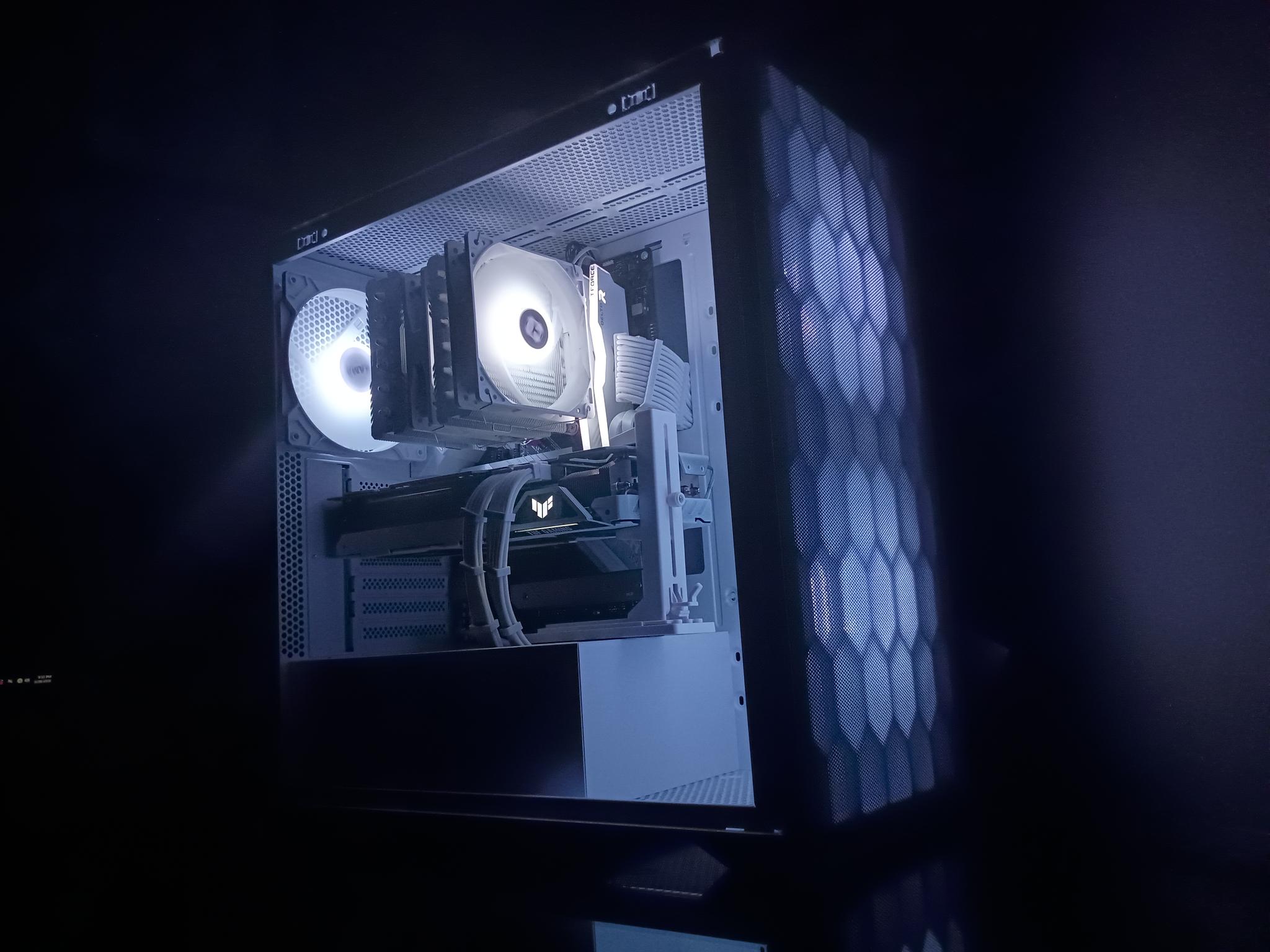 🤍White 1080/1440 Mid-Range PC🤍| 5700x | 3070 Ti | 32GB RAM 3200 | 1TB SSD