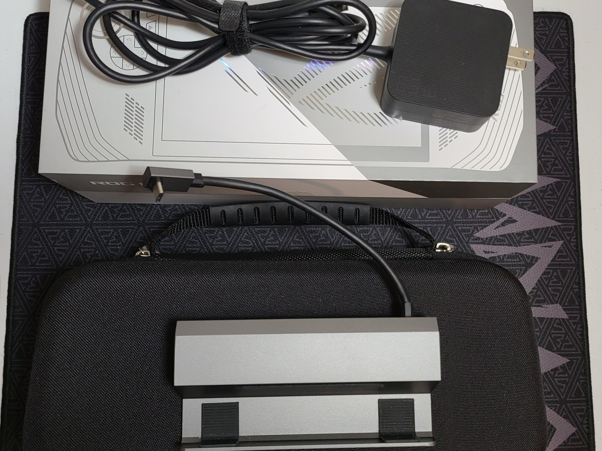 Asus ROG Ally - 1TB, Z1 Extreme, Dock and Case *READ*