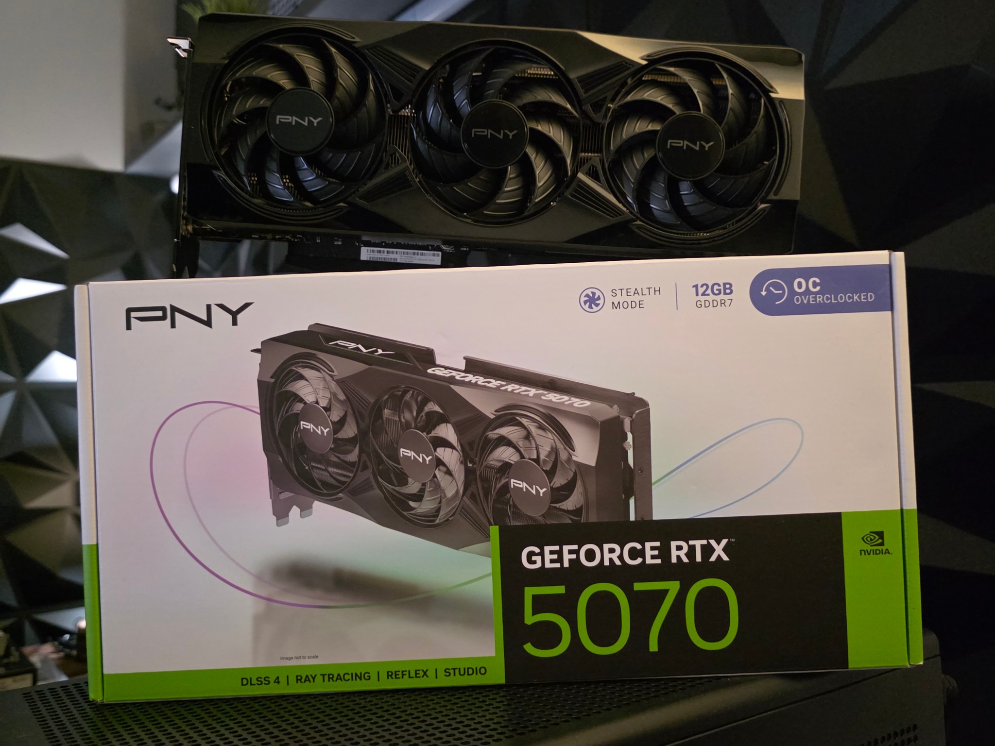 RTX 5070 + RYZEN 5 7600 DDR5 PC