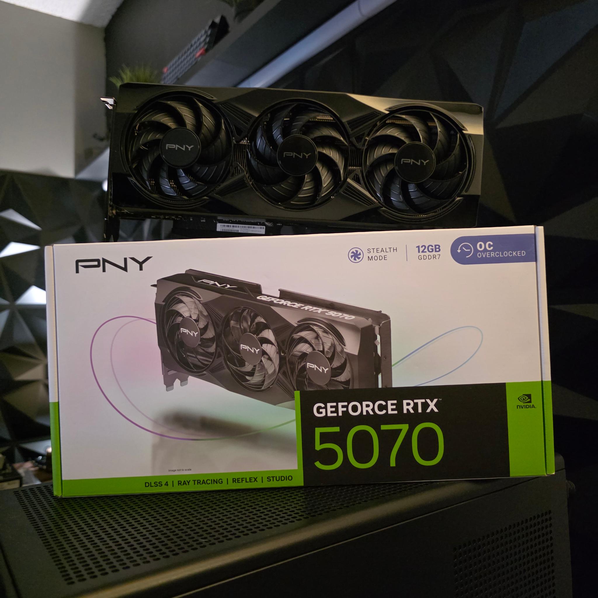 RTX 5070 + RYZEN 5 7600 DDR5 PC
