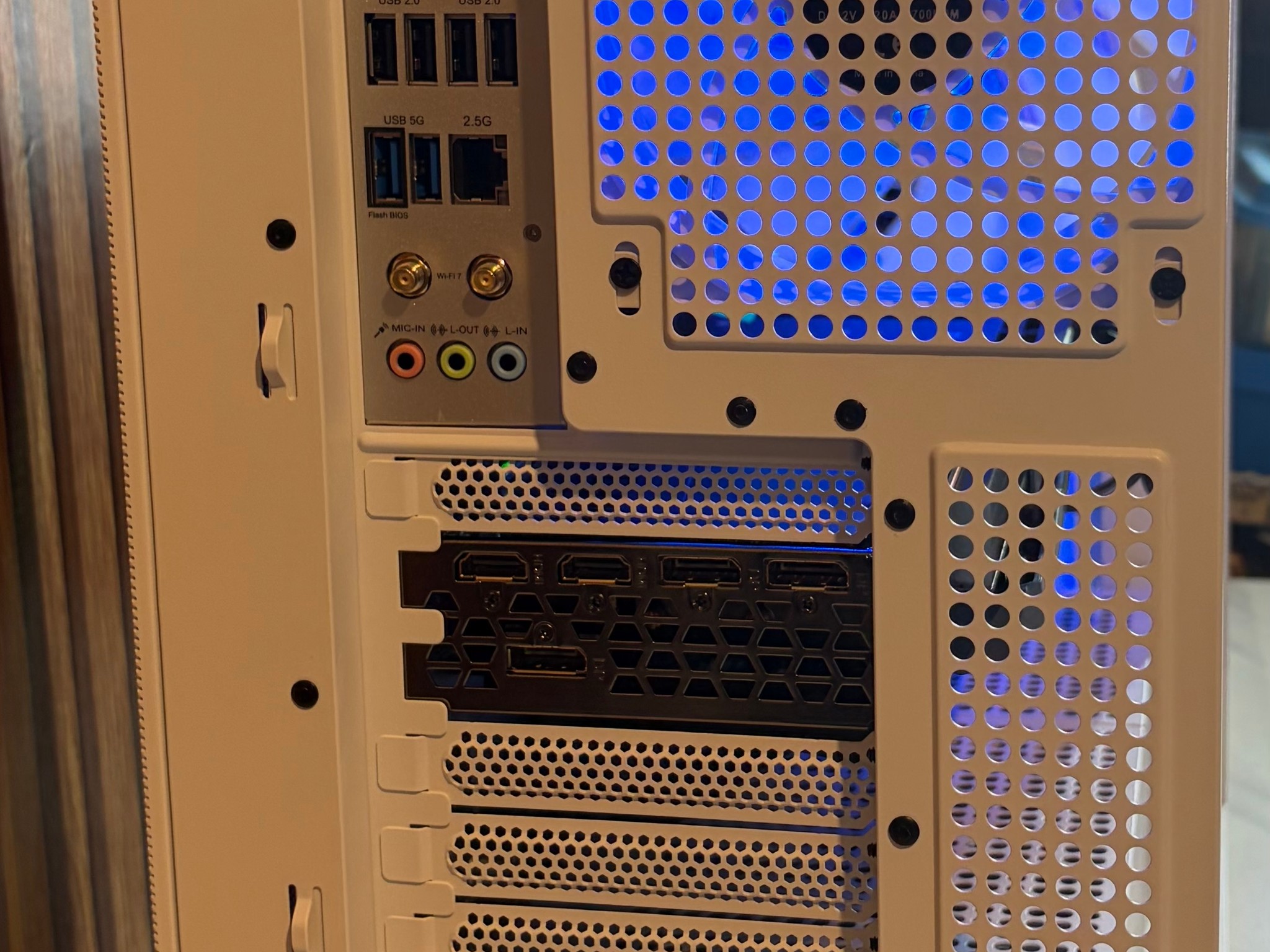 RTX 3080TI 12GB | RYZEN 5 7600X | 1TB NVME SSD | 16GB DDR5 | 360MM AIO | 750W