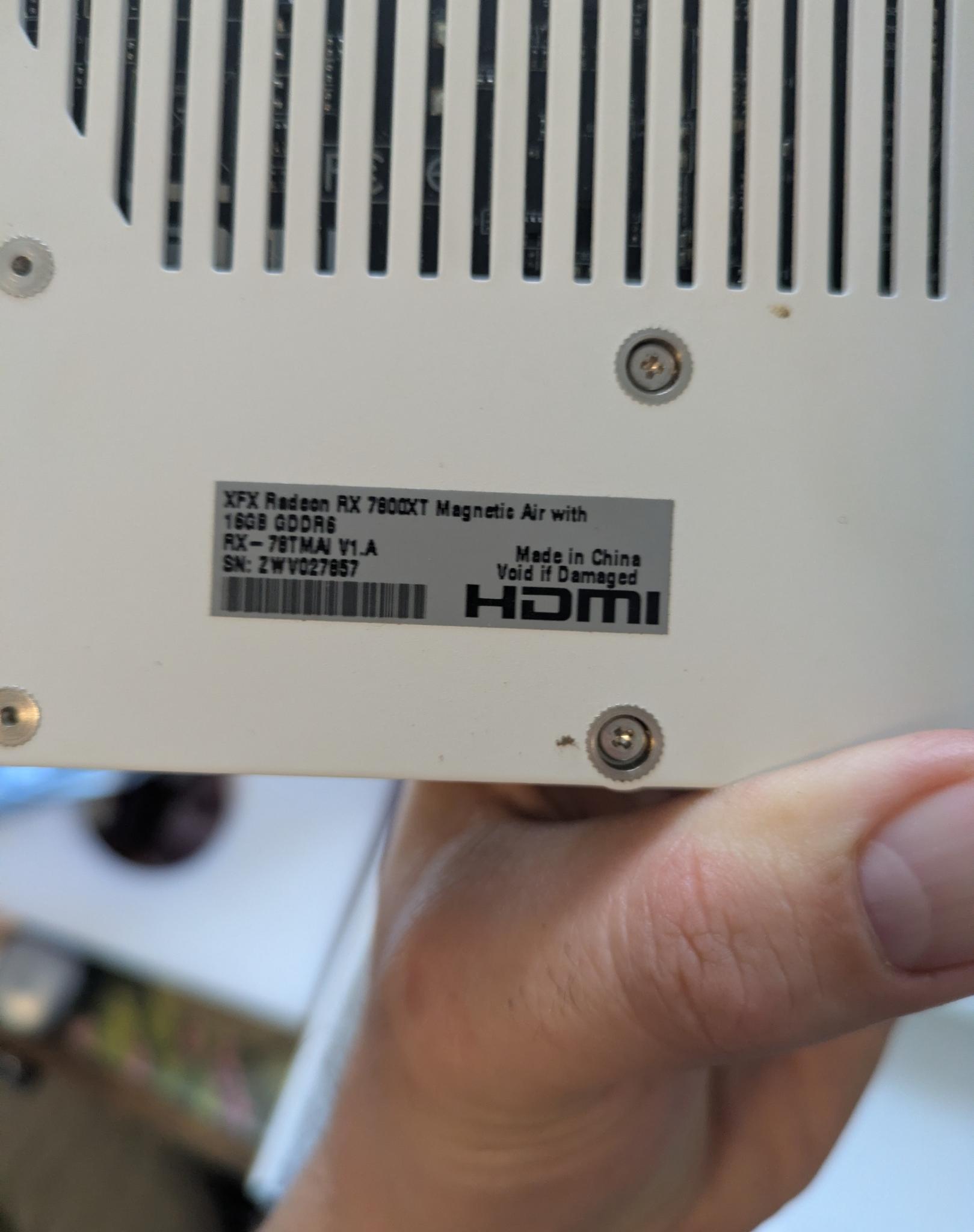 XFX RX 7800XT Quicksilver Magnetic Air White Edition