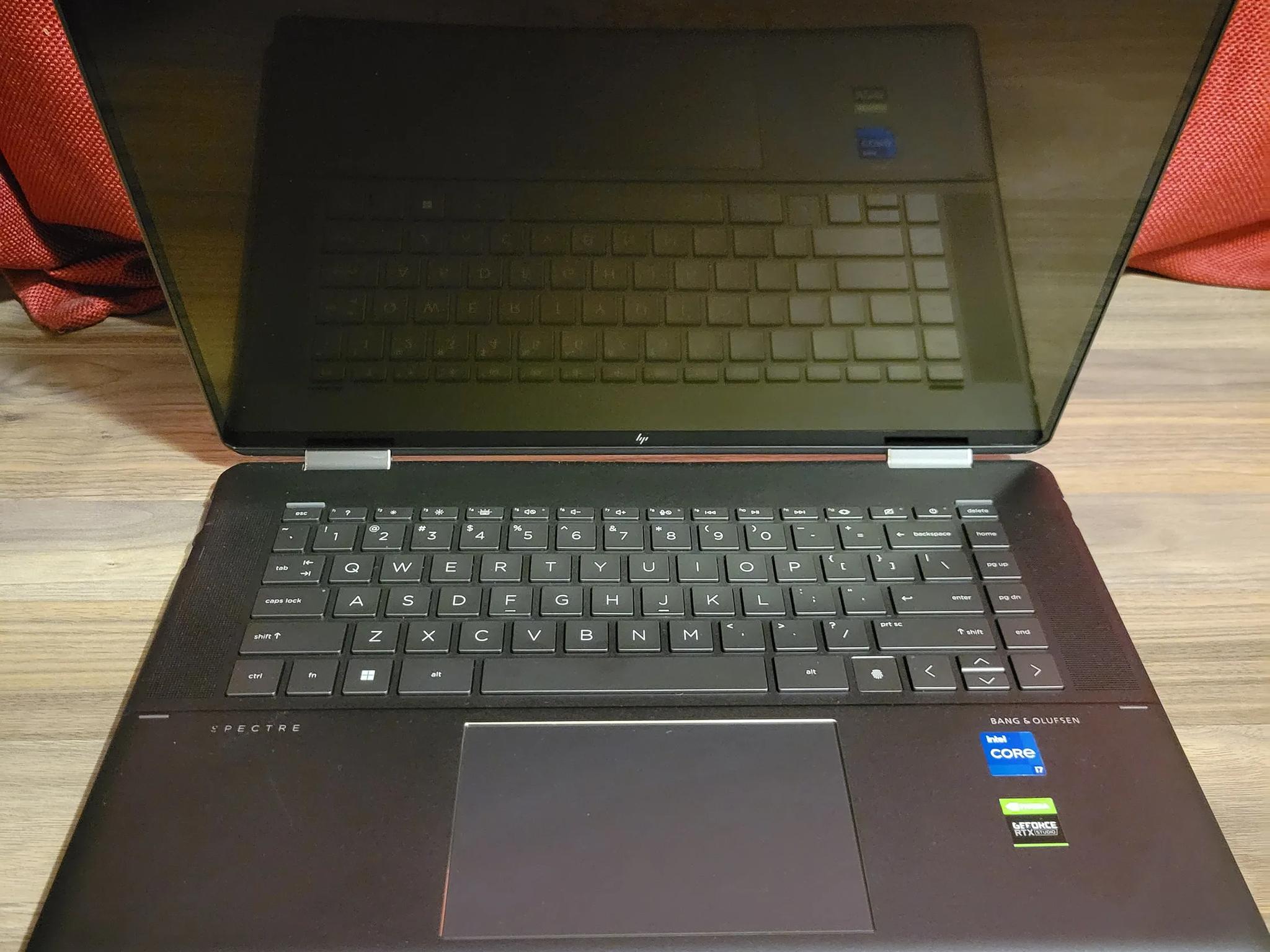 HP Spectre 2n1 Laptop - 16" Touch Screen - intel i7 11th gen. - 1tb ssd - RTX 3050