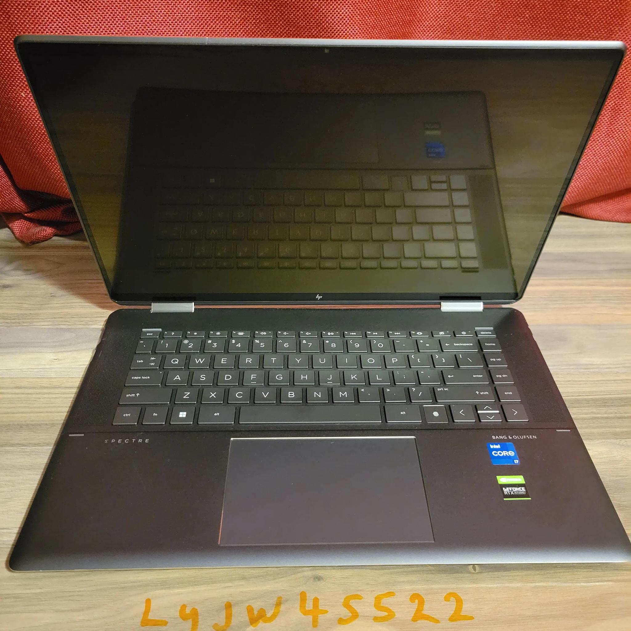 HP Spectre 2n1 Laptop - 16" Touch Screen - intel i7 11th gen. - 1tb ssd - RTX 3050