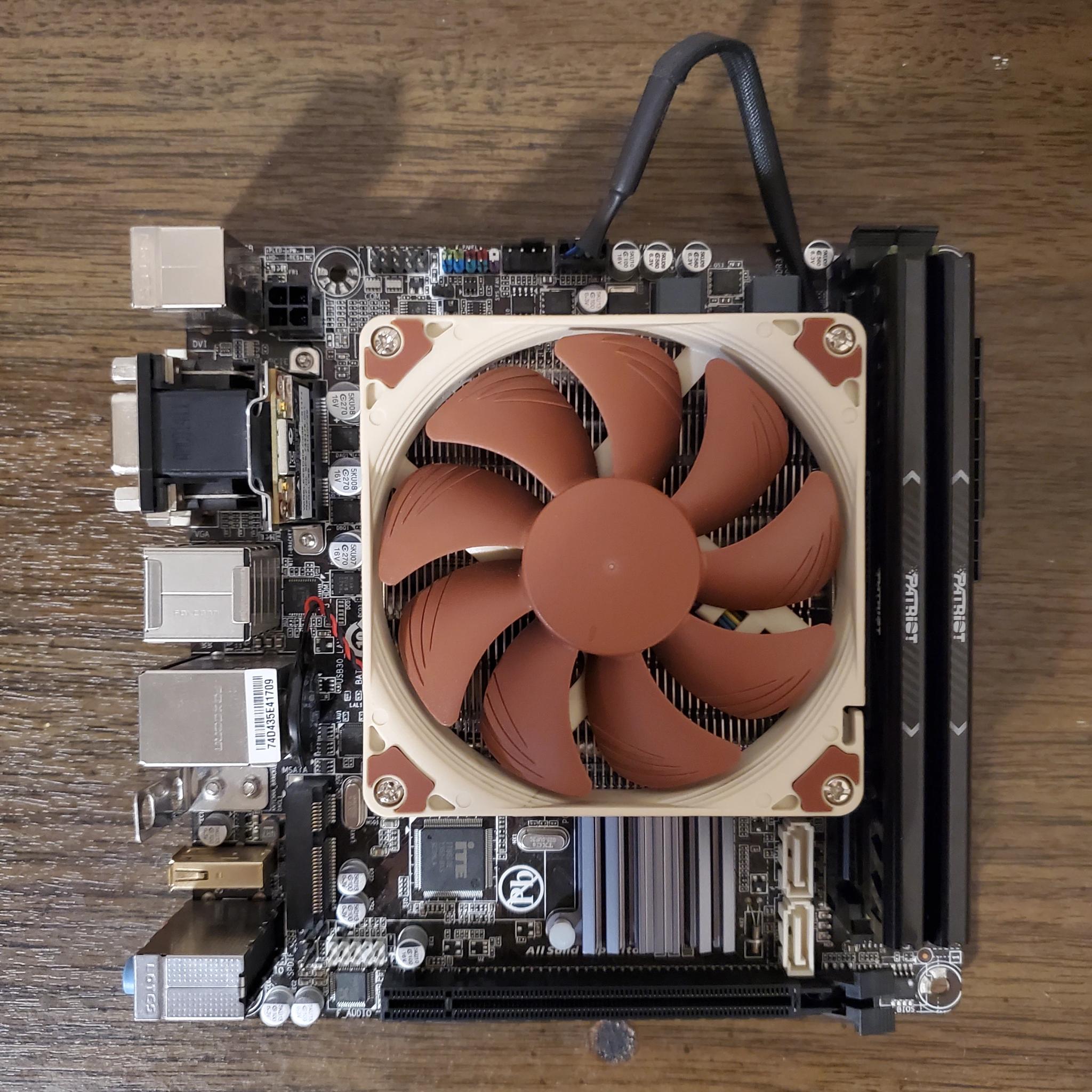 gigabyte ga-h81n 16gbs ram i3-4130t (no io shield)