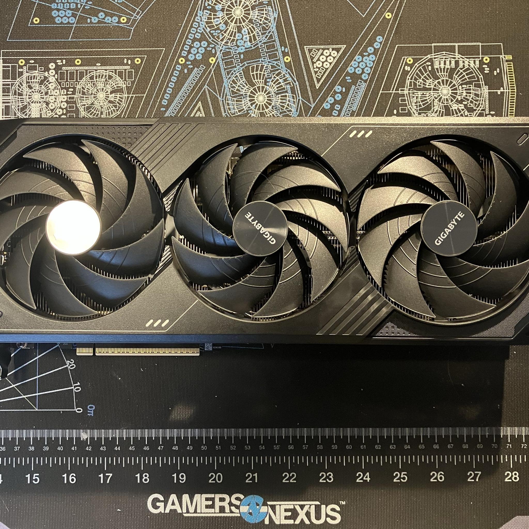 GeForce RTX 5090 - GIGABYTE WINDFORCE OC 32G