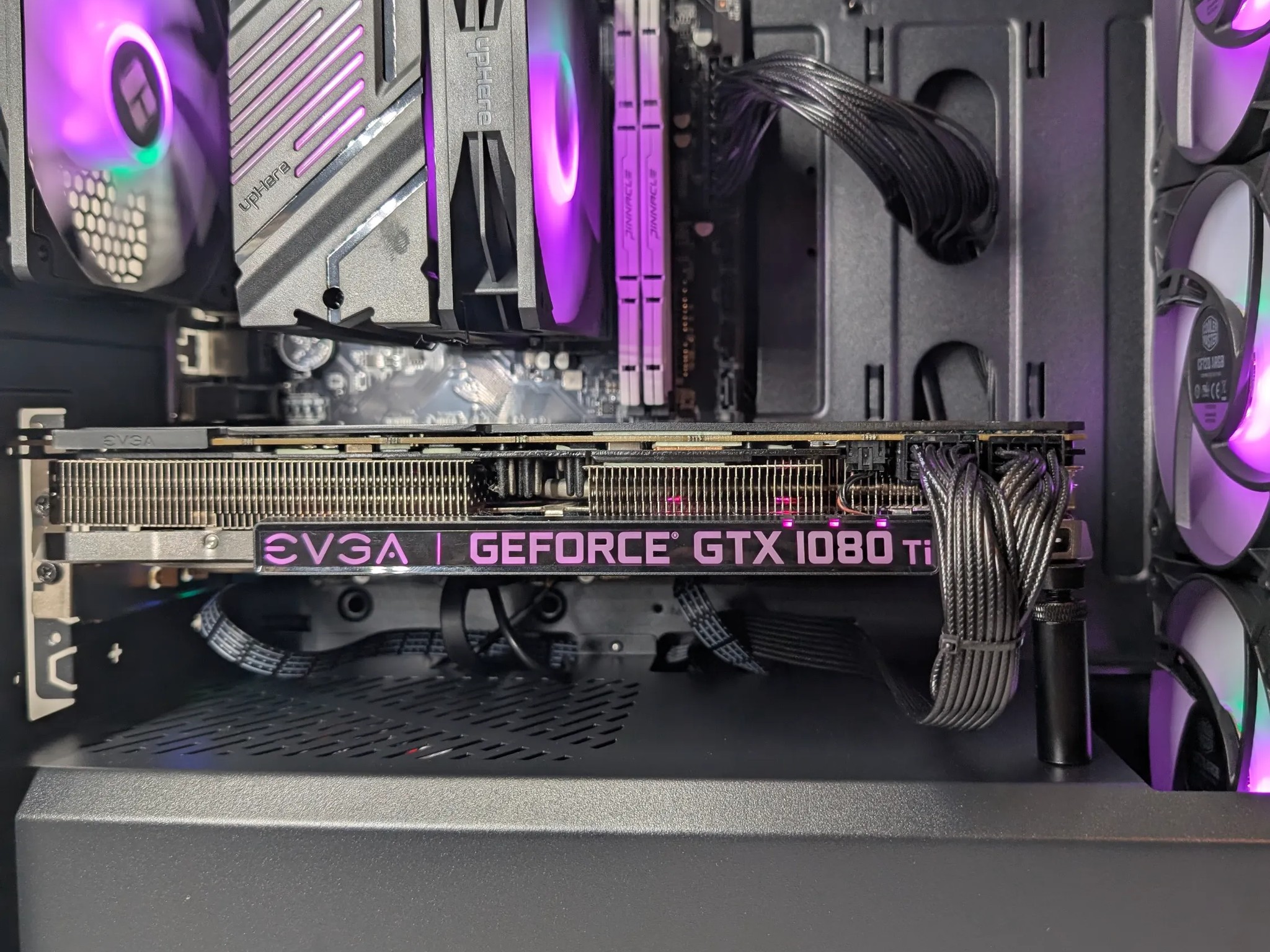 GTX 1080 TI 11GB | RYZEN 5 2600X | 16GB DDR4 | 500GB NVME | WIFI+BT