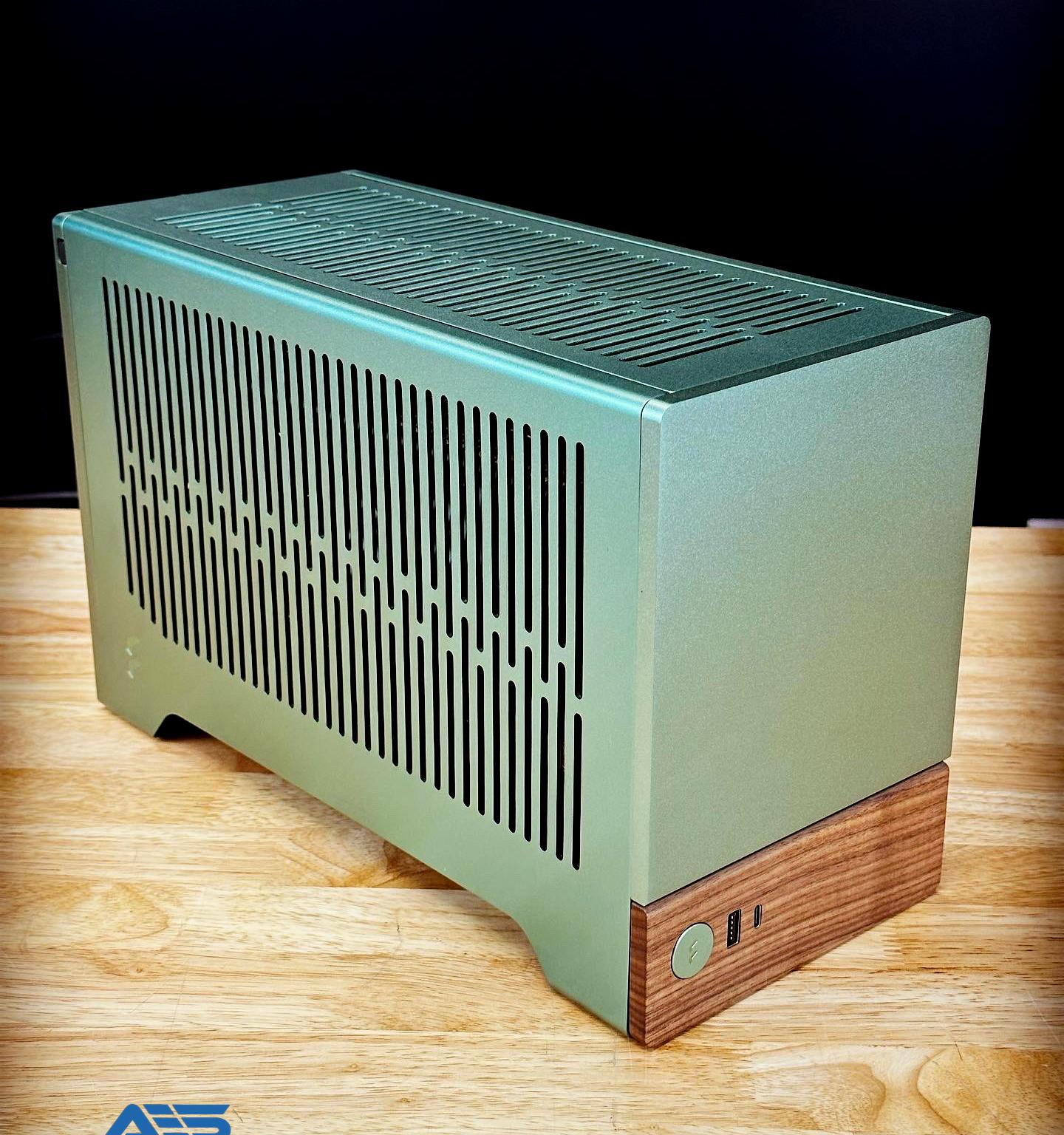 AES Terra ITX - Ryzen 9 7940HX - RTX 4070 Super Gaming/Productivity PC