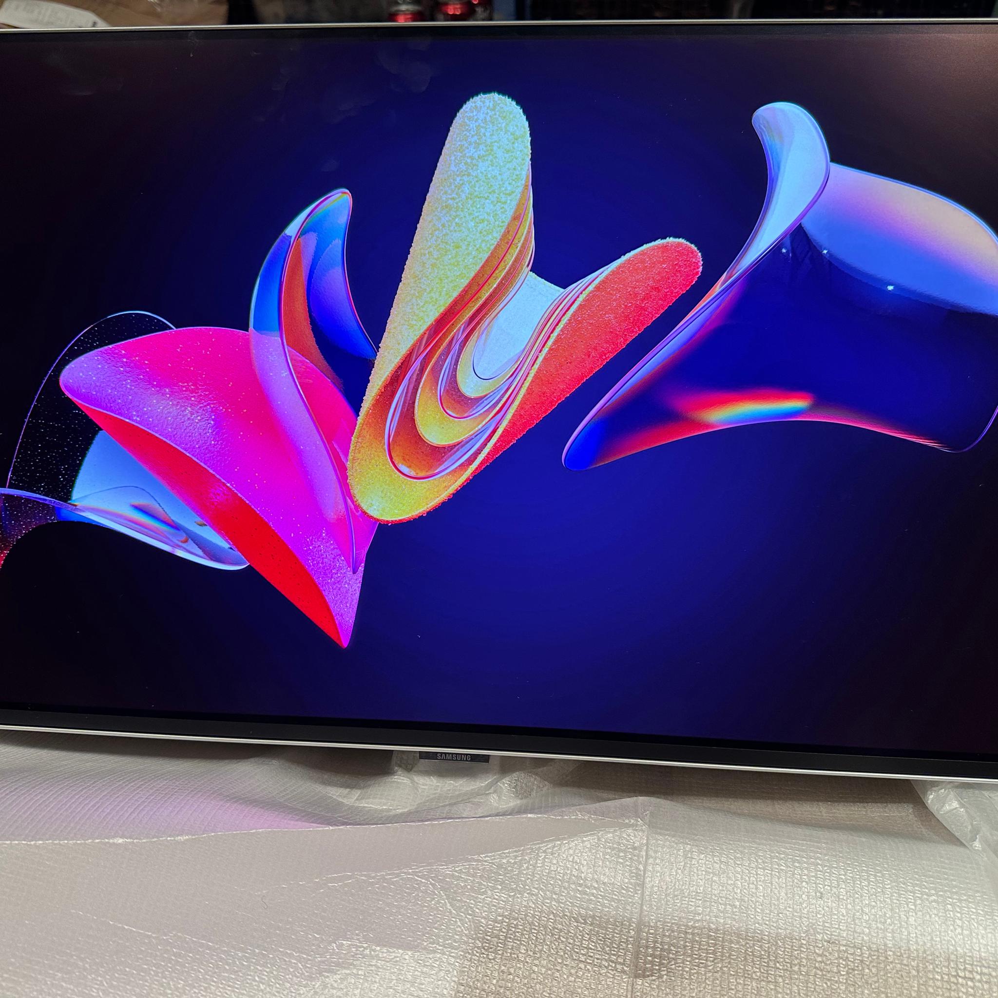 New Samsung - 27" Odyssey OLED G8 (G81SF), 4K UHD, 240Hz, 0.03ms