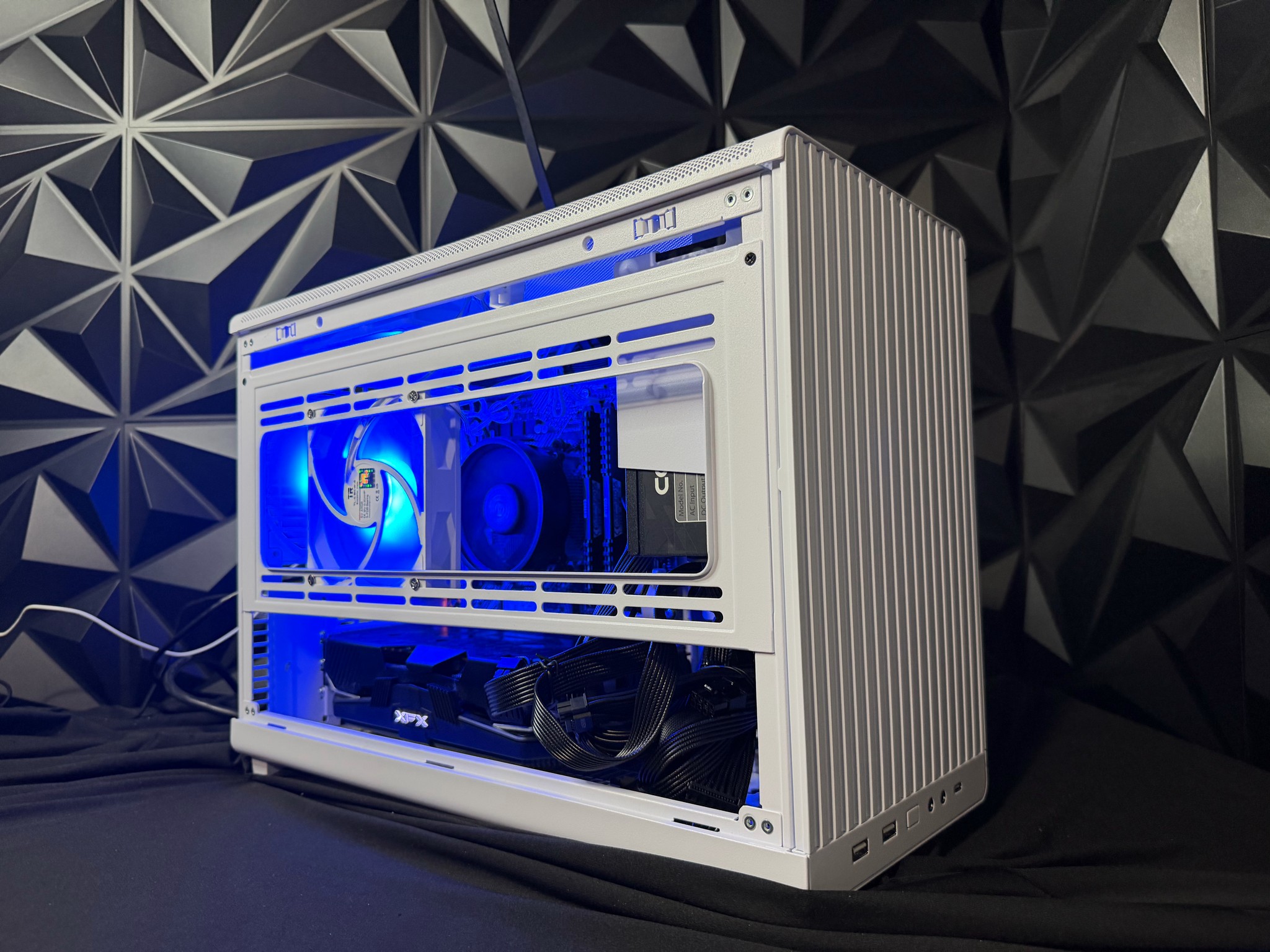 ❄️🧊 ICE BLOCK 5557 🧊❄️ Ryzen 5 5500| RX 5700XT| 16 GB DDR4| 1.5 TB SSD| 650W PSU
