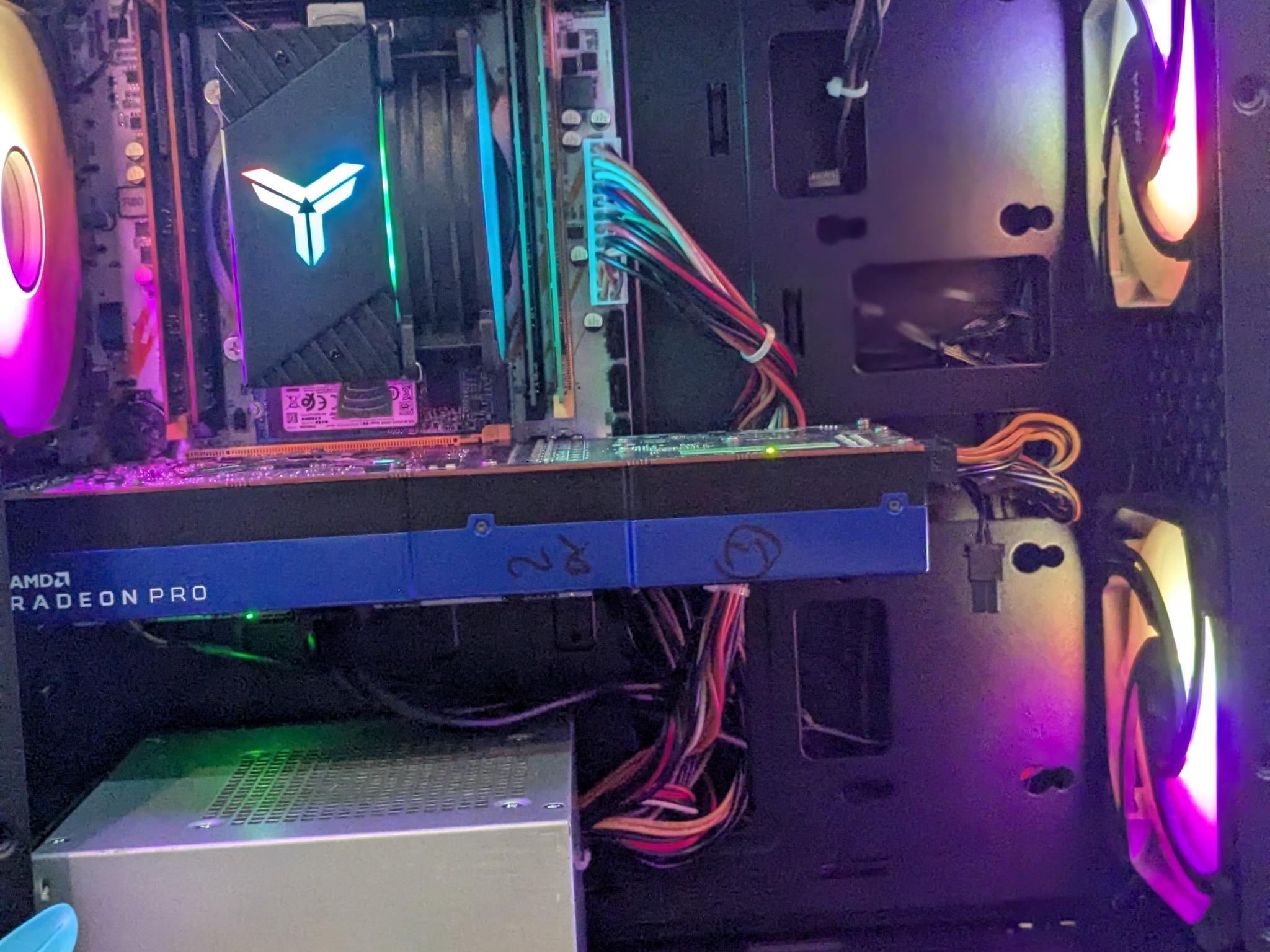 Workstation Gamer | 8 Core Xeon (same as i7), 32GB RAM, 8GB AMD W5700, 480GB SSD, Win11