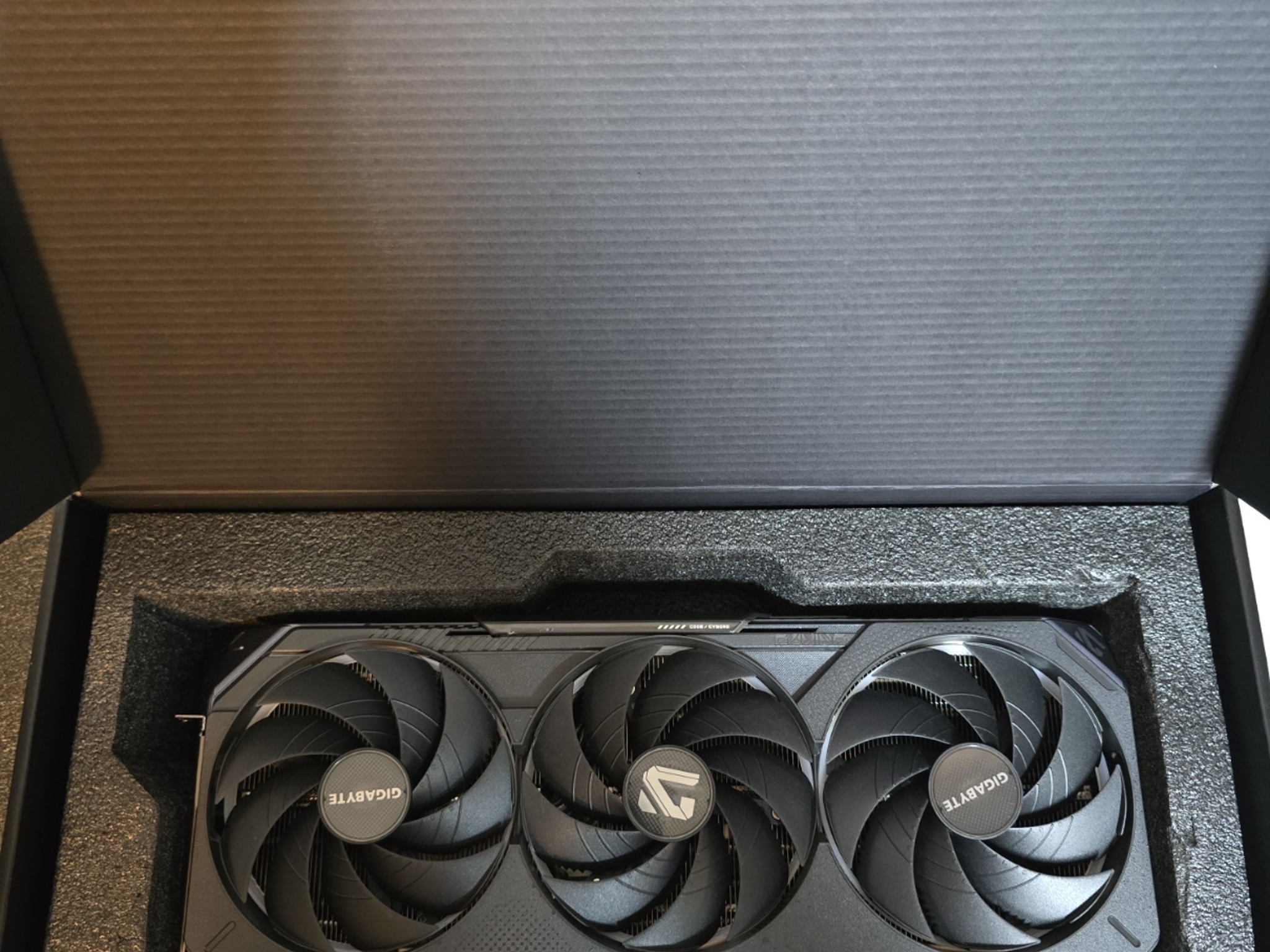 GeForce RTX™ 5080 GAMING OC 16G
