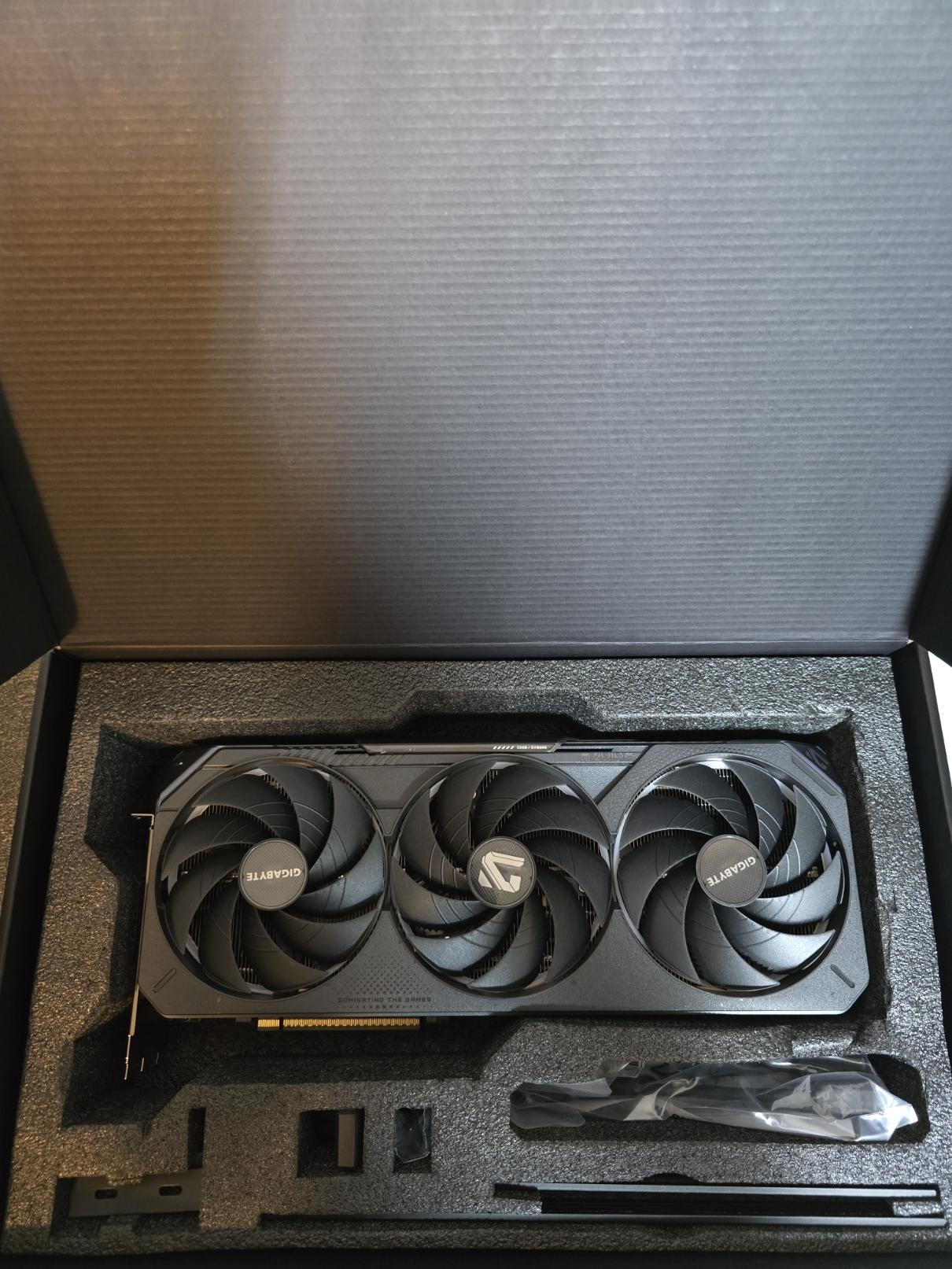 GeForce RTX™ 5080 GAMING OC 16G