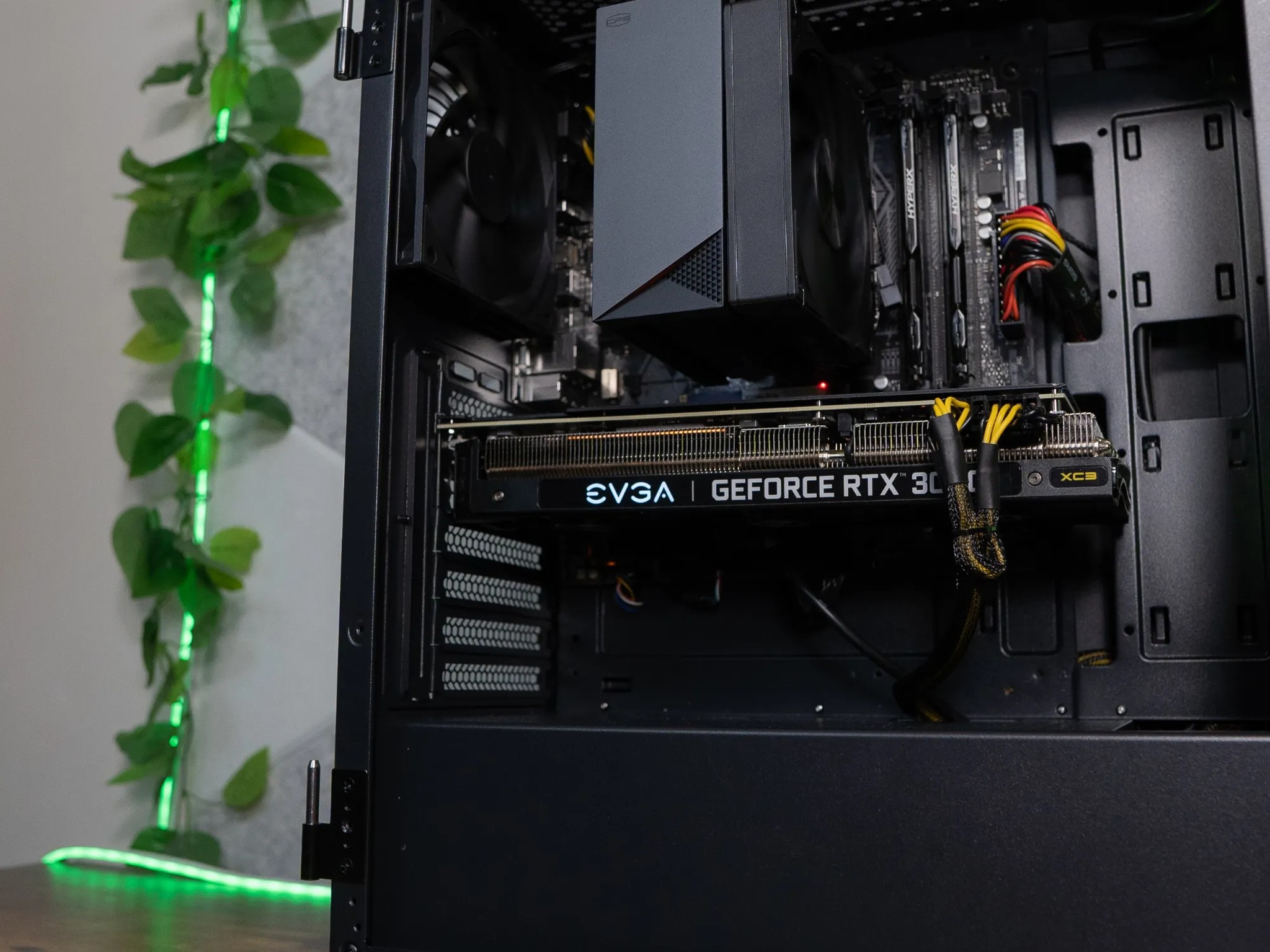 🟣⛈️ | EVGA RTX 3080 10GB | RYZEN 7 5700G | 32GB DDR4 RAM | 1TB NVME + 1TB HDD | Amethyst Guardian