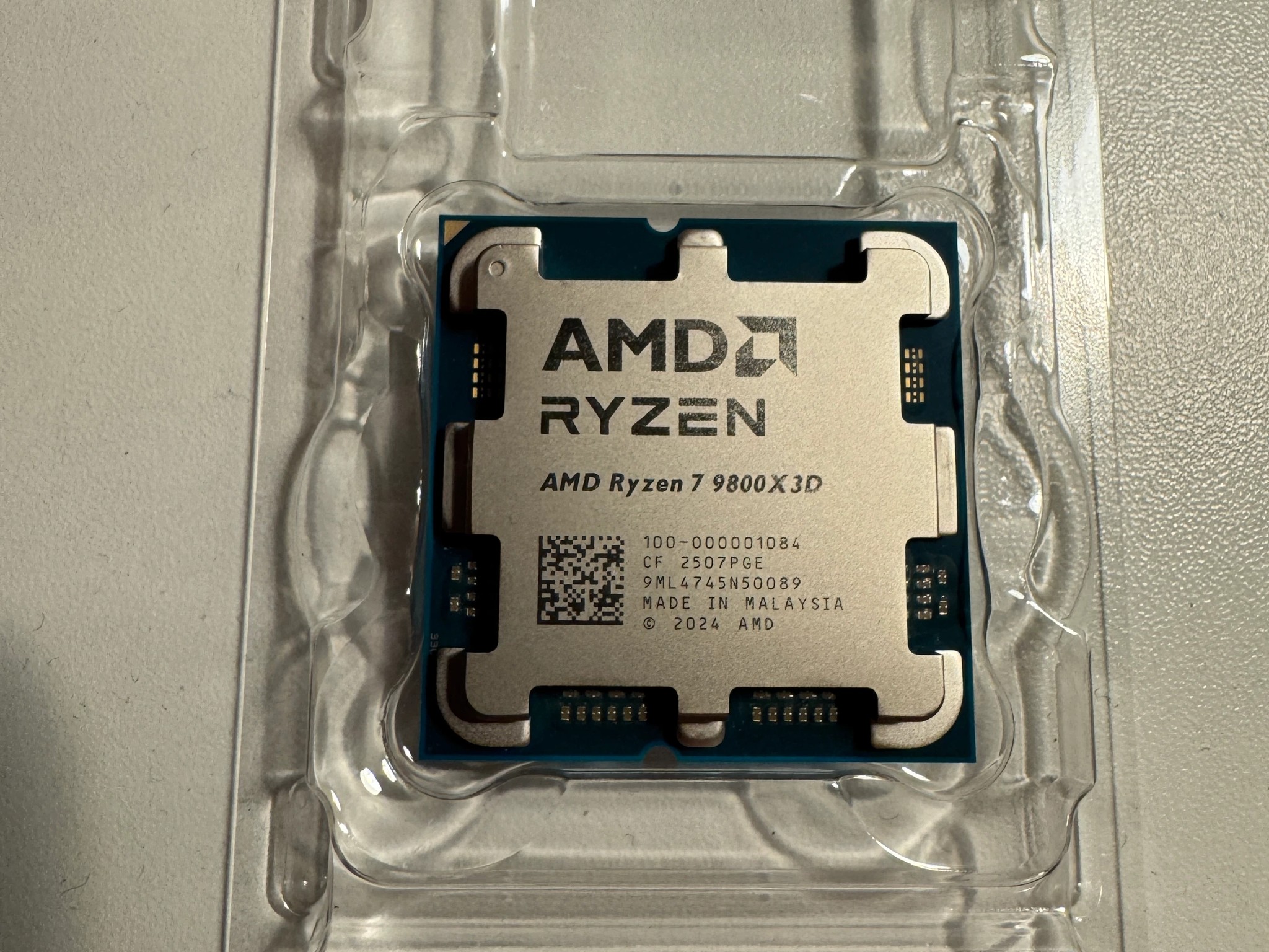 AMD Ryzen 7 9800X3D