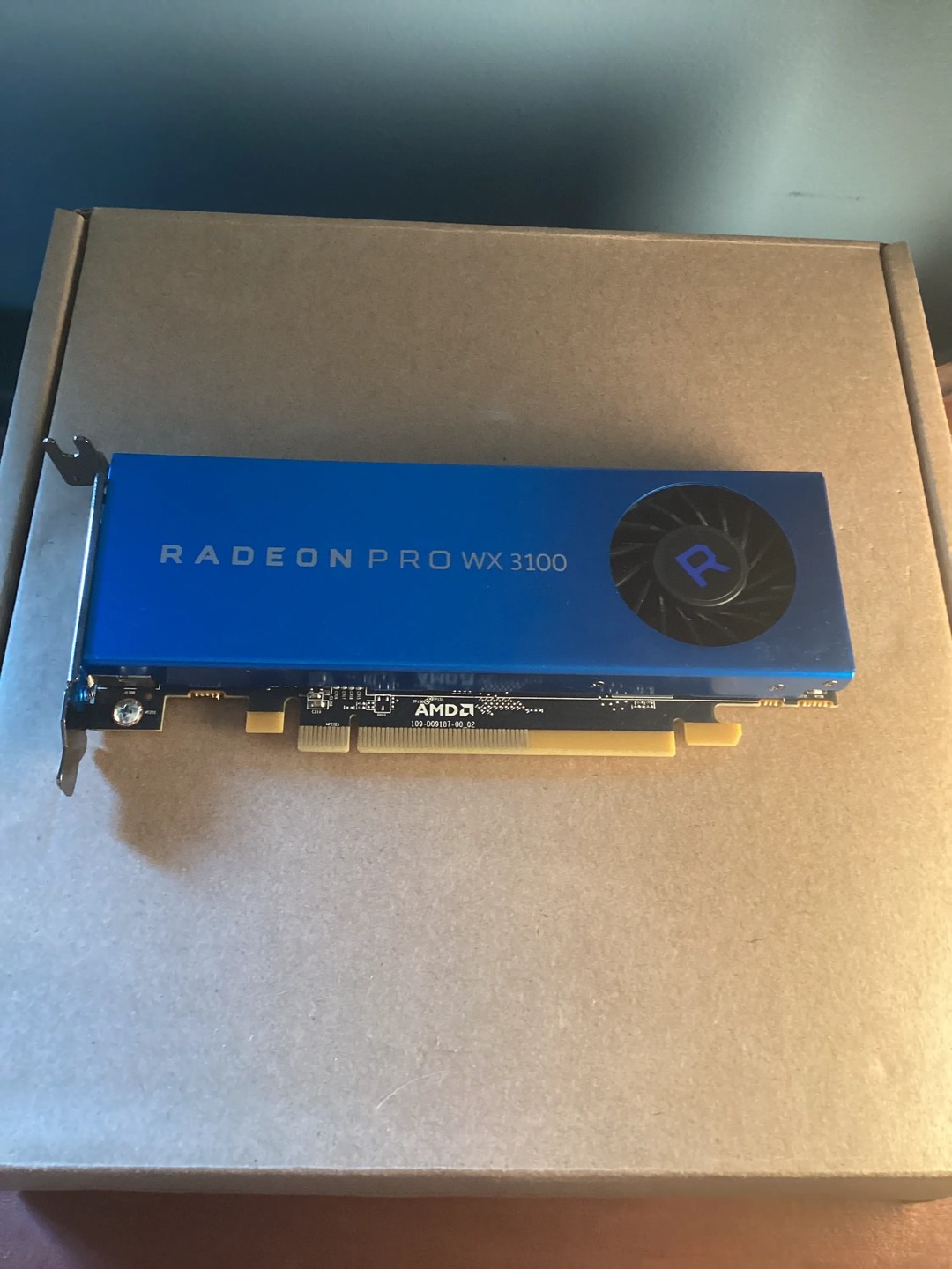 AMD Radeon Pro WX 3100 Low Profile | Jawa
