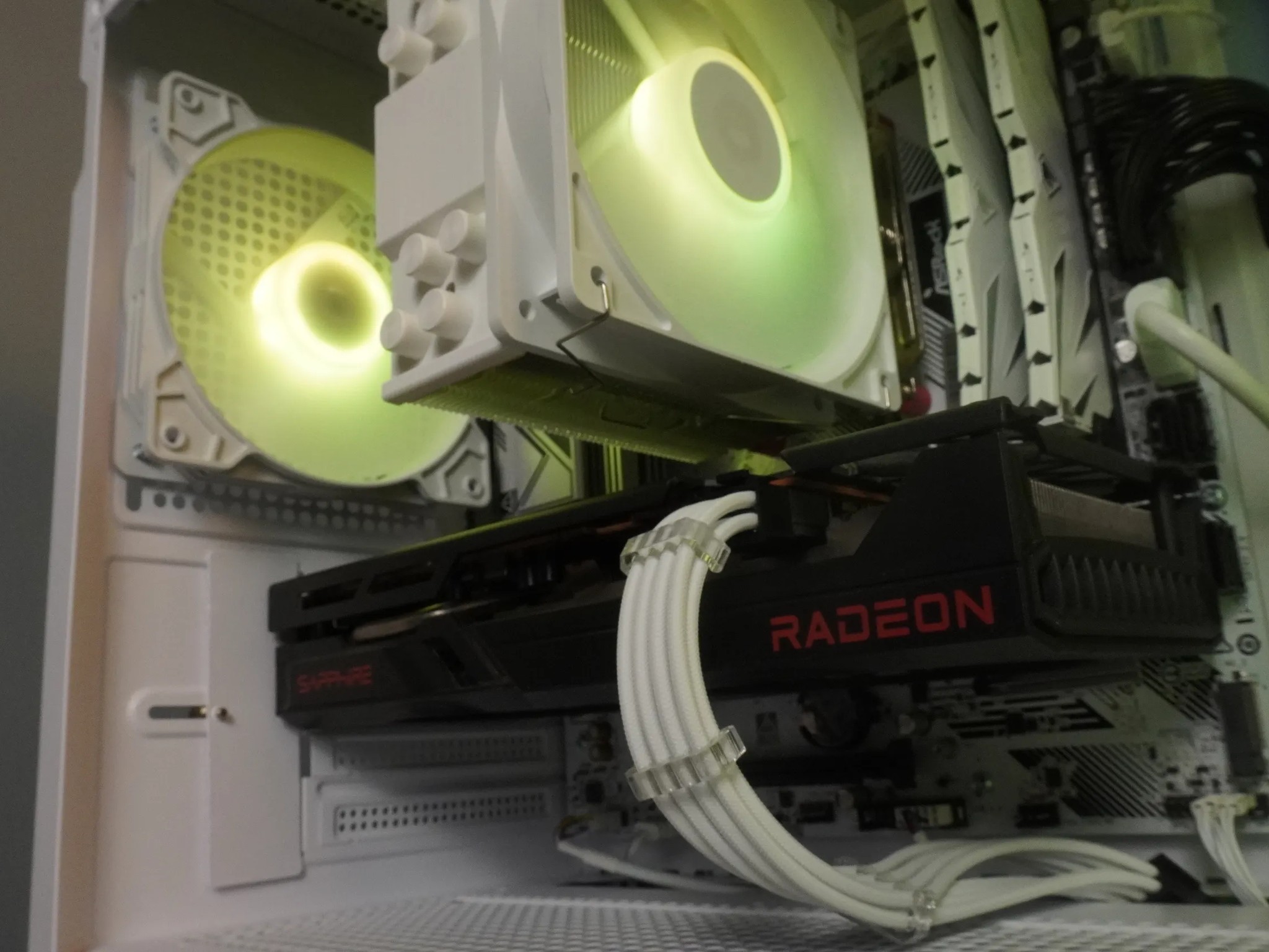 🤍ALL WHITE🤍 Price To Performance 💪 🧡RX 6600XT 🧡 Ryzen 5 5600 | 32GB | 1TB | WIN ACTIVATED