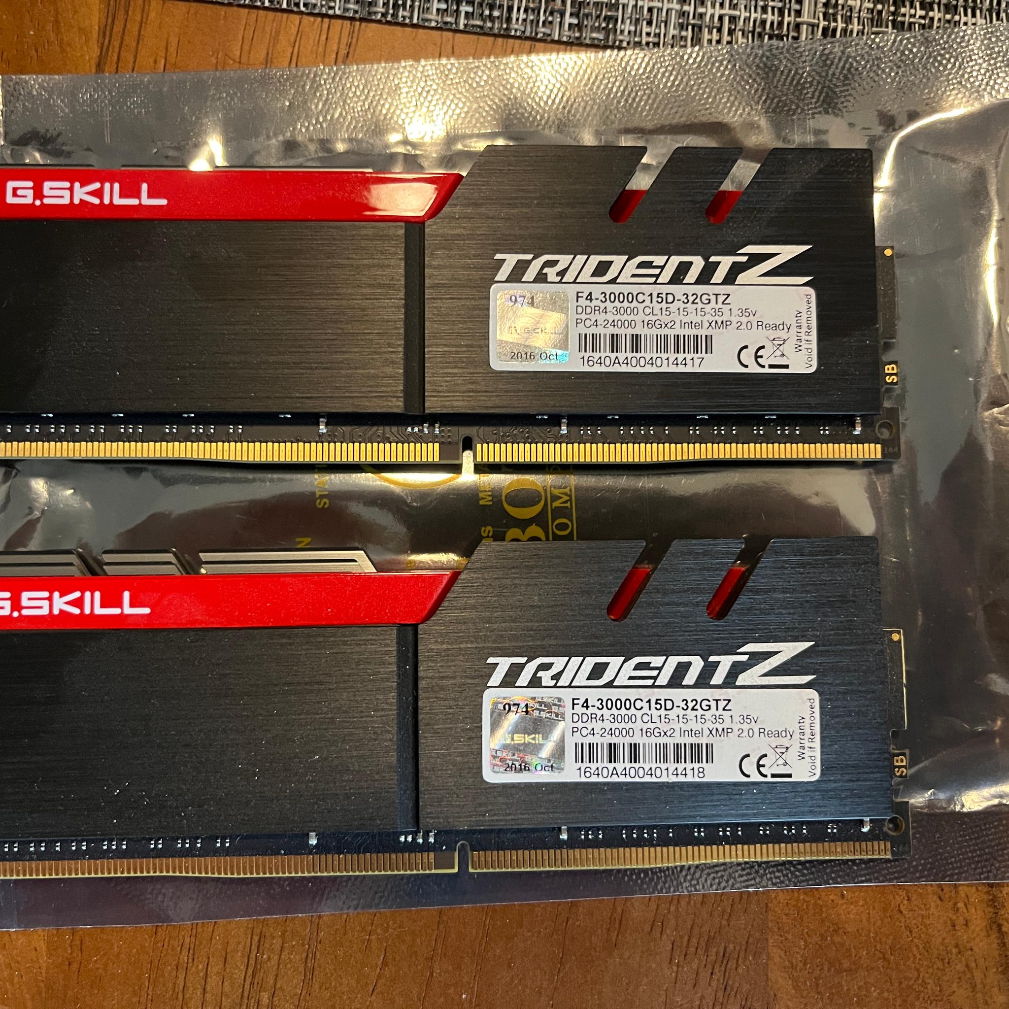 G. SKILL Trident Z 32GB DDR4 3000 MHz (F4-3000C15D-32GTZ)