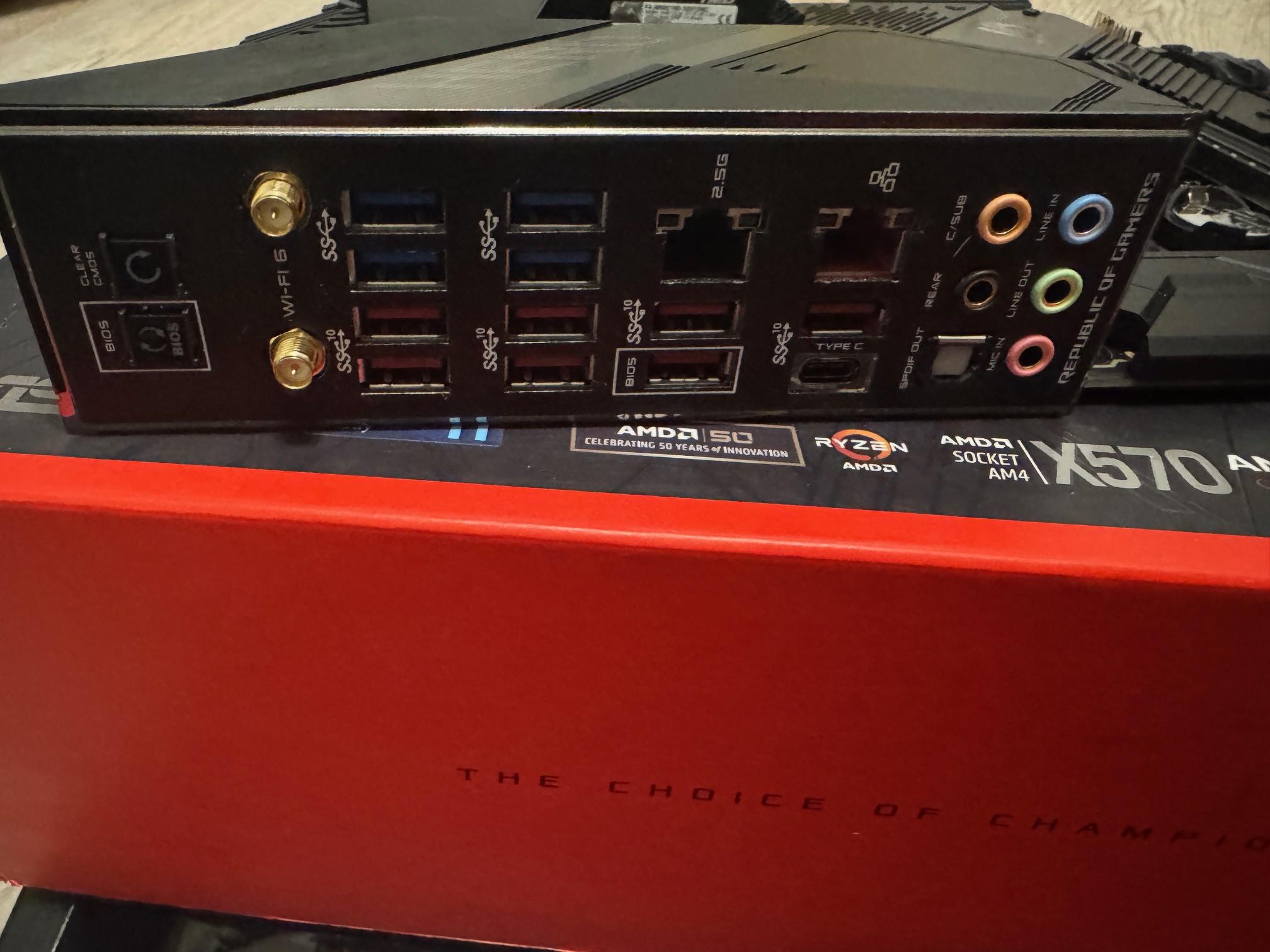 ASUS ROG X570 Crosshair VIII Hero (Wi-Fi)