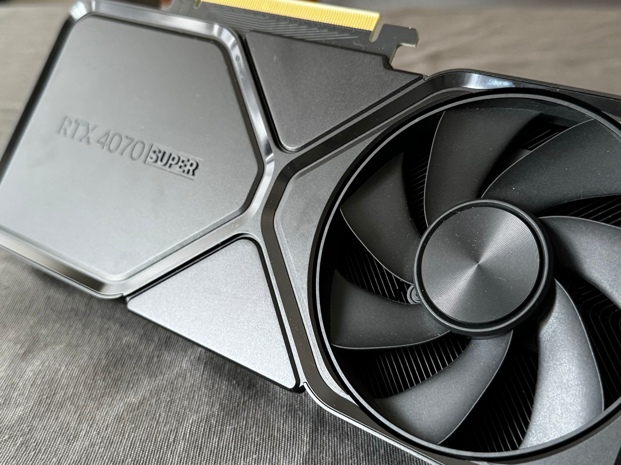 RTX 4070 SUPER FE!