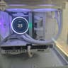 Saja Boys Ice - RTX 5070, Intel Core Ultra 7 265K, 32 GB DDR5, 2 TB Gen 4 NVME, RGB, Liquid Cooled