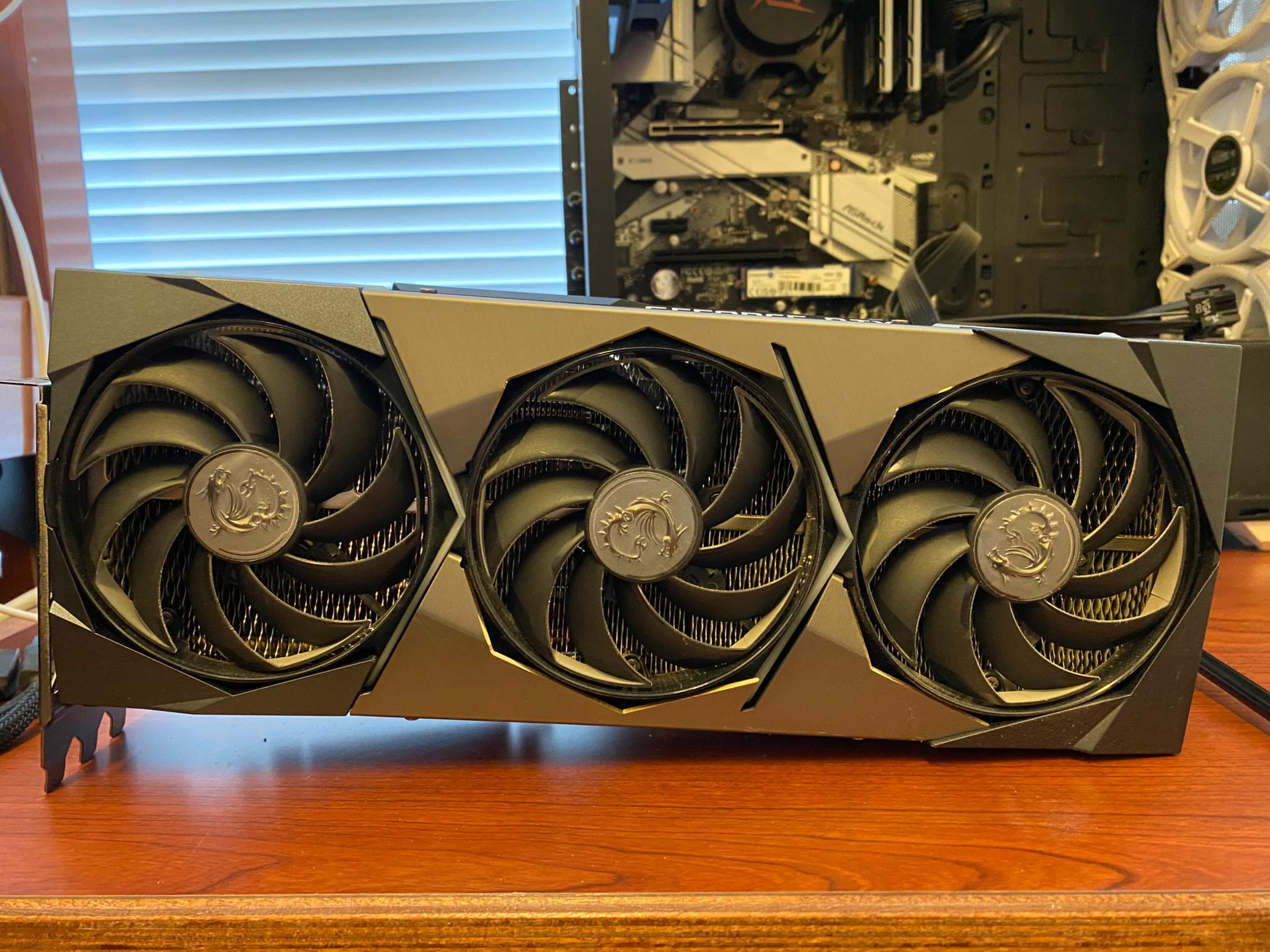 GeForce RTX™ 3090 Ti SUPRIM X 24G