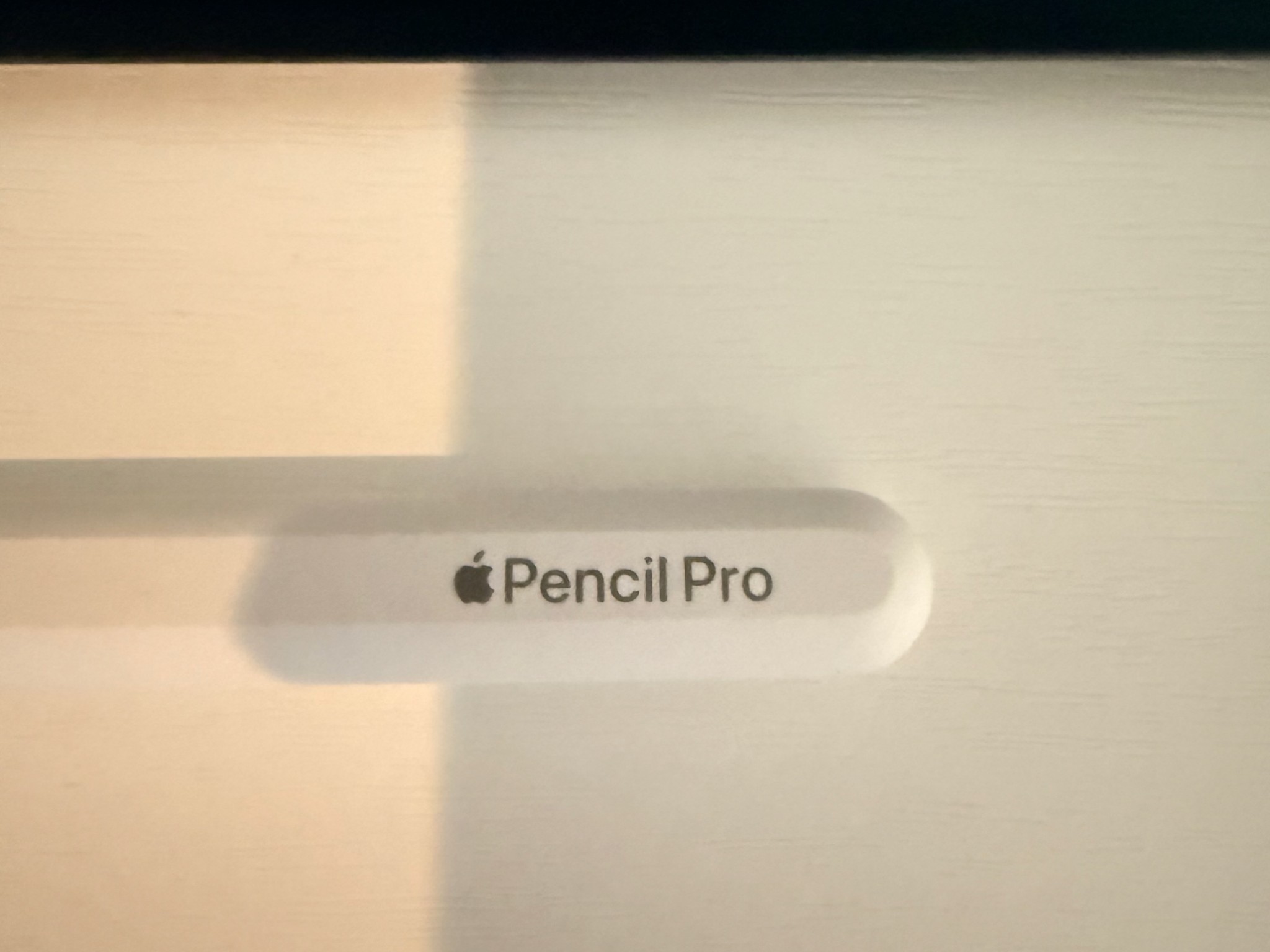 iPad Pro 13" M4 1TB Wi-Fi Nano-Texture Bundle - Apple Pencil Pro + Smart Folio - Like New