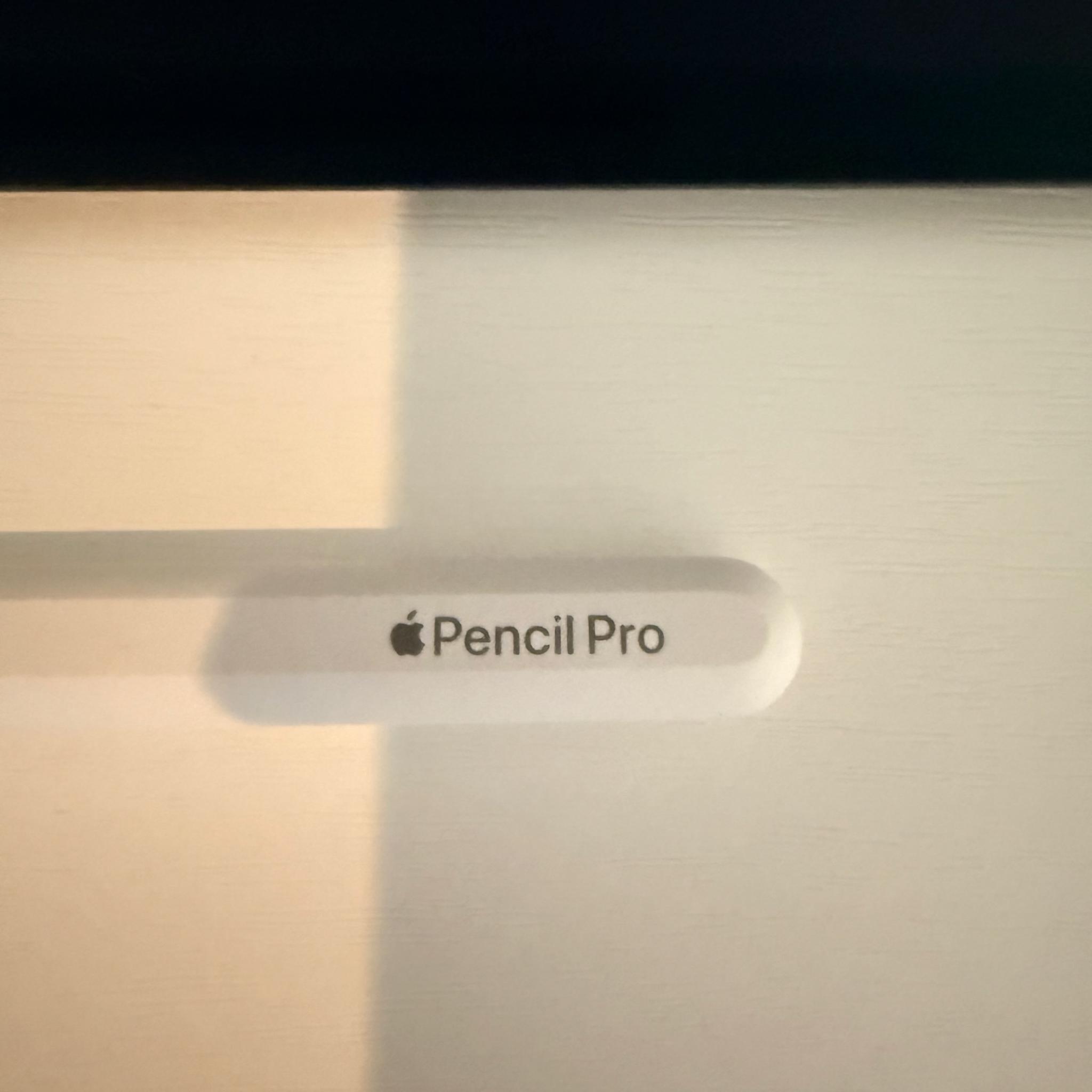 iPad Pro 13" M4 1TB Wi-Fi Nano-Texture Bundle - Apple Pencil Pro + Smart Folio - Like New