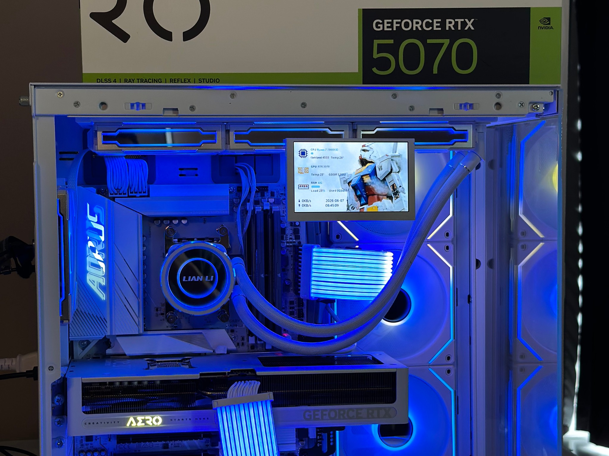 Premium white PC: RTX 5070 Aero, 7800X3D, 32GB DDR5 CL30, 1TB SSD,