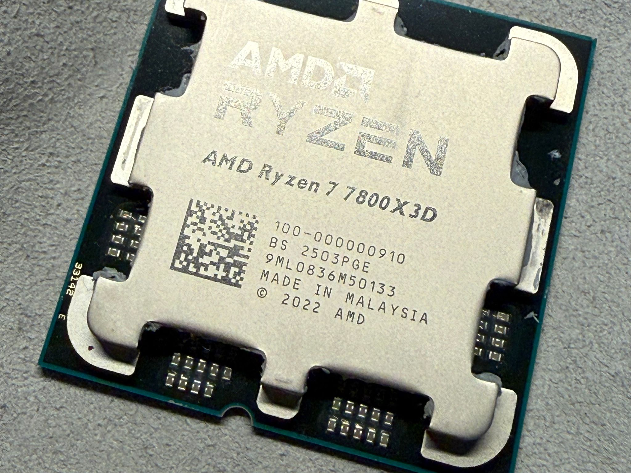 AMD Ryzen 7 7800X3D - Excellent Condition