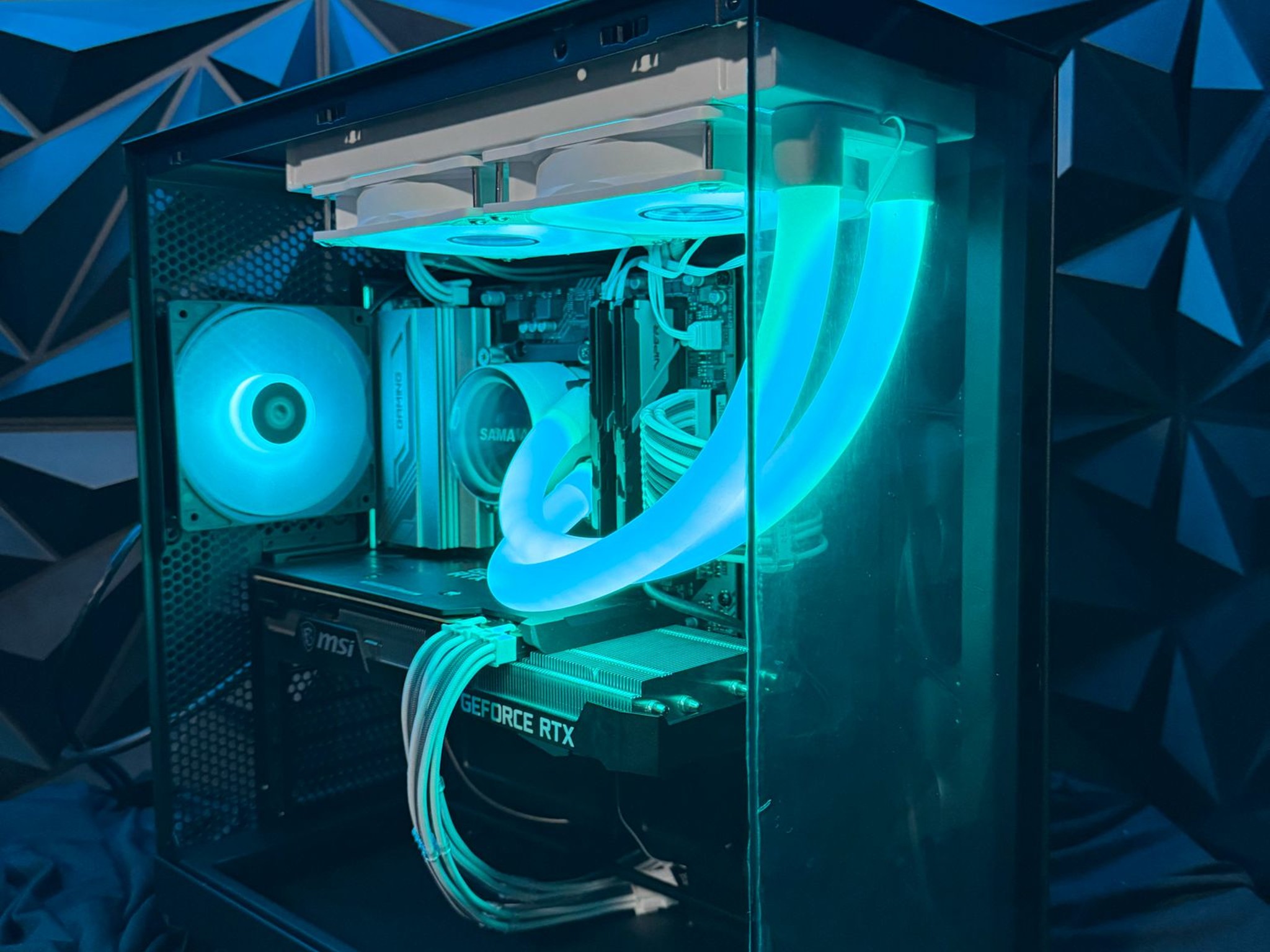 🌀Tusker Flow Glow🌀 Ryzen 5 7600X| RTX 3070| 32 GB DDR5| 2 TB NVME
