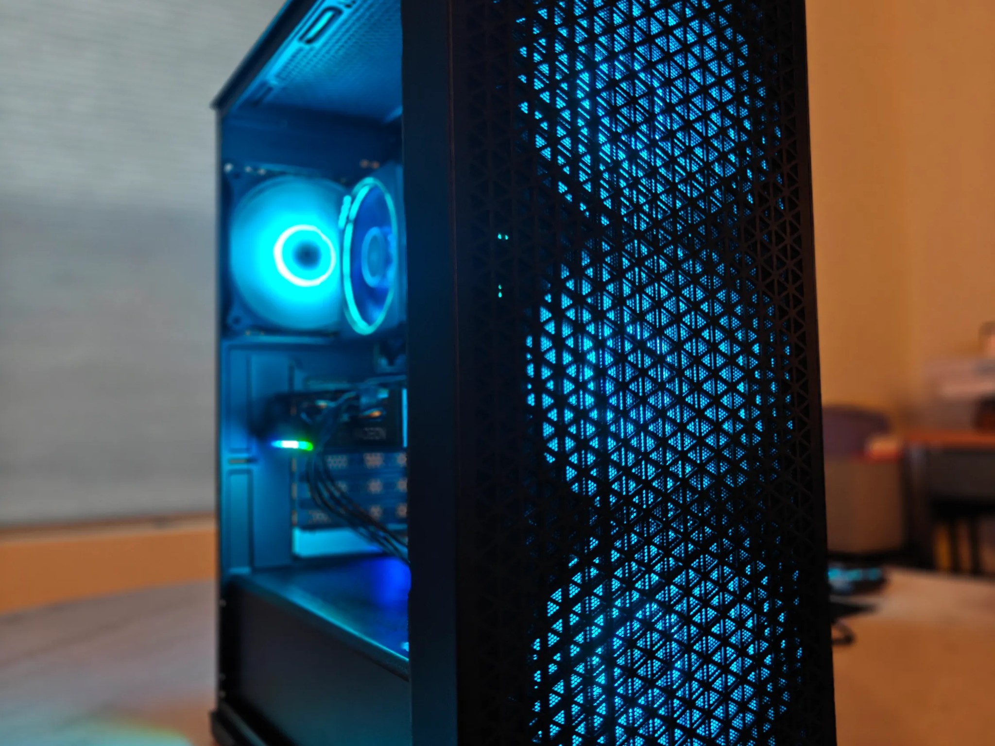 1440P - 1080P - AMD Radeon 9060 XT 16 GB- AMD Ryzen 7 5800XT - 32GB RAM - 1 TB M.2 PCIe Gen 4 SSD
