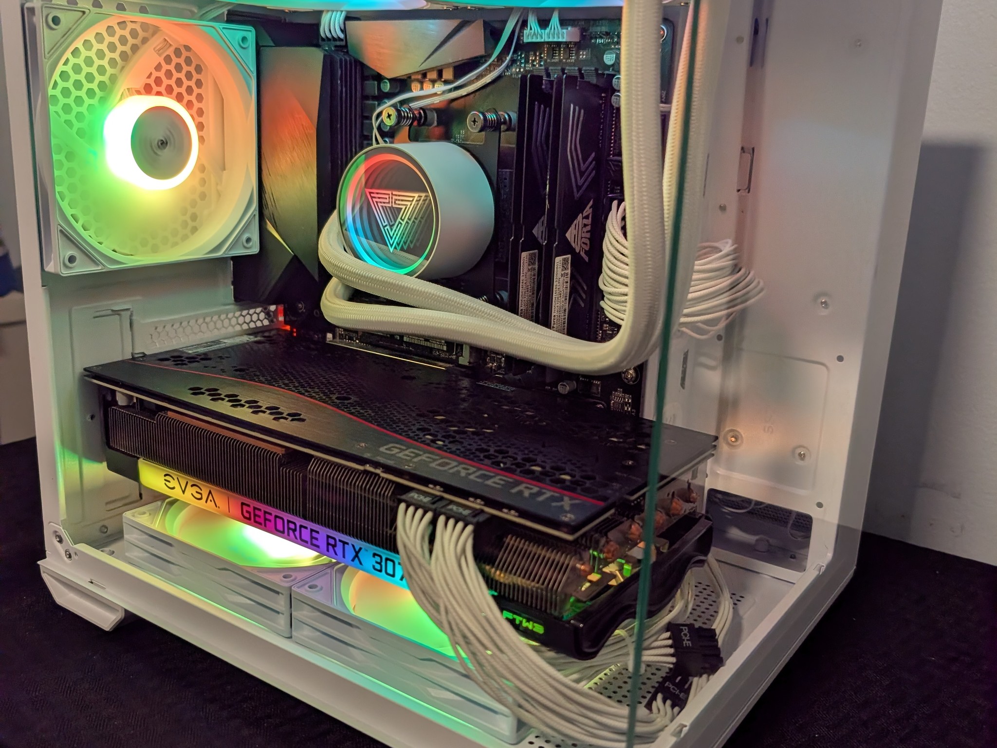 RTX 3070ti-Ryzen 7 5800xt-32GB DDR4 3200-1 TB NVME White Compact Gaming PC