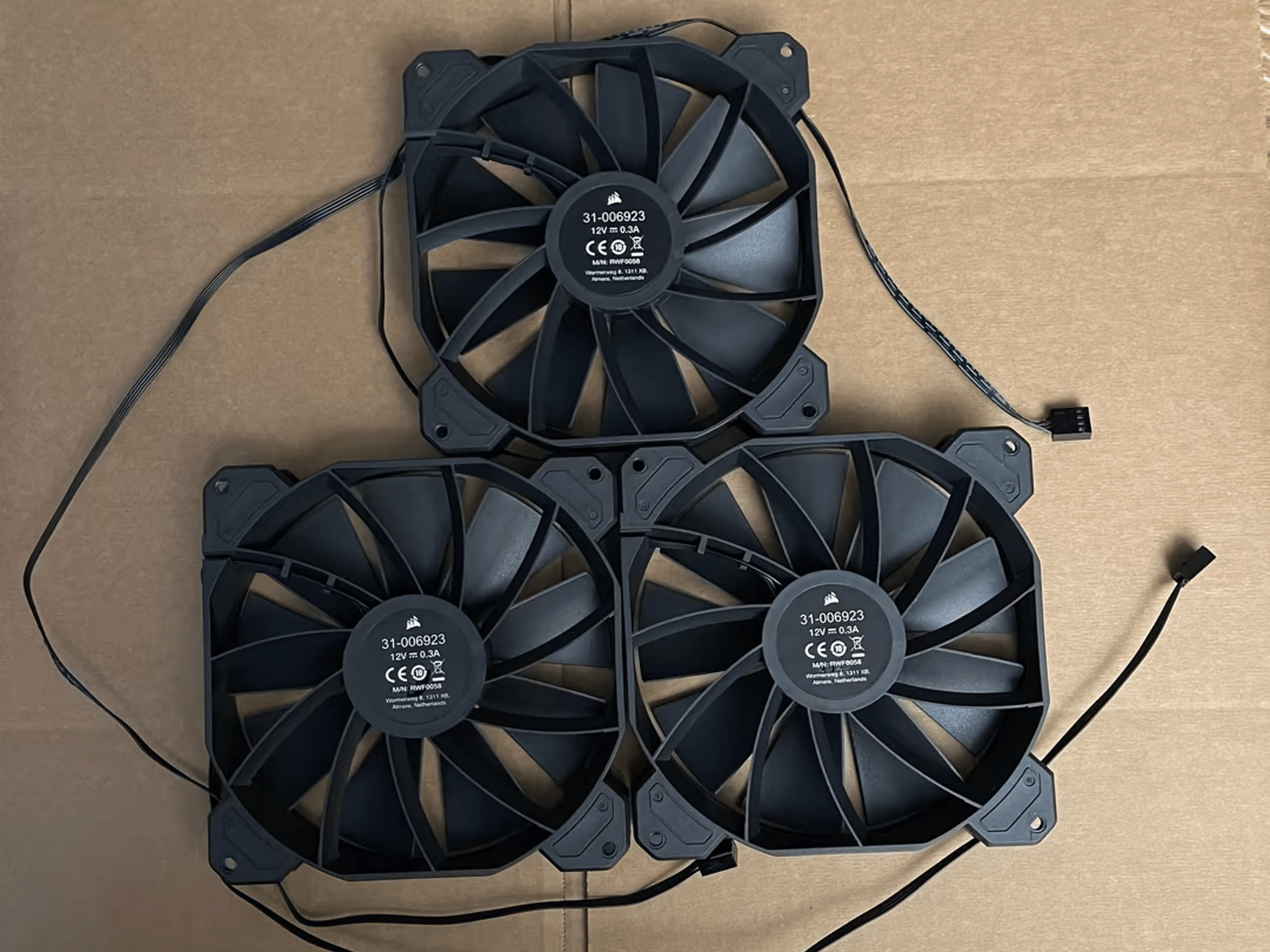 Corsair 140mm ,12v DC 0.3A. 4pins M/N: RWF0058