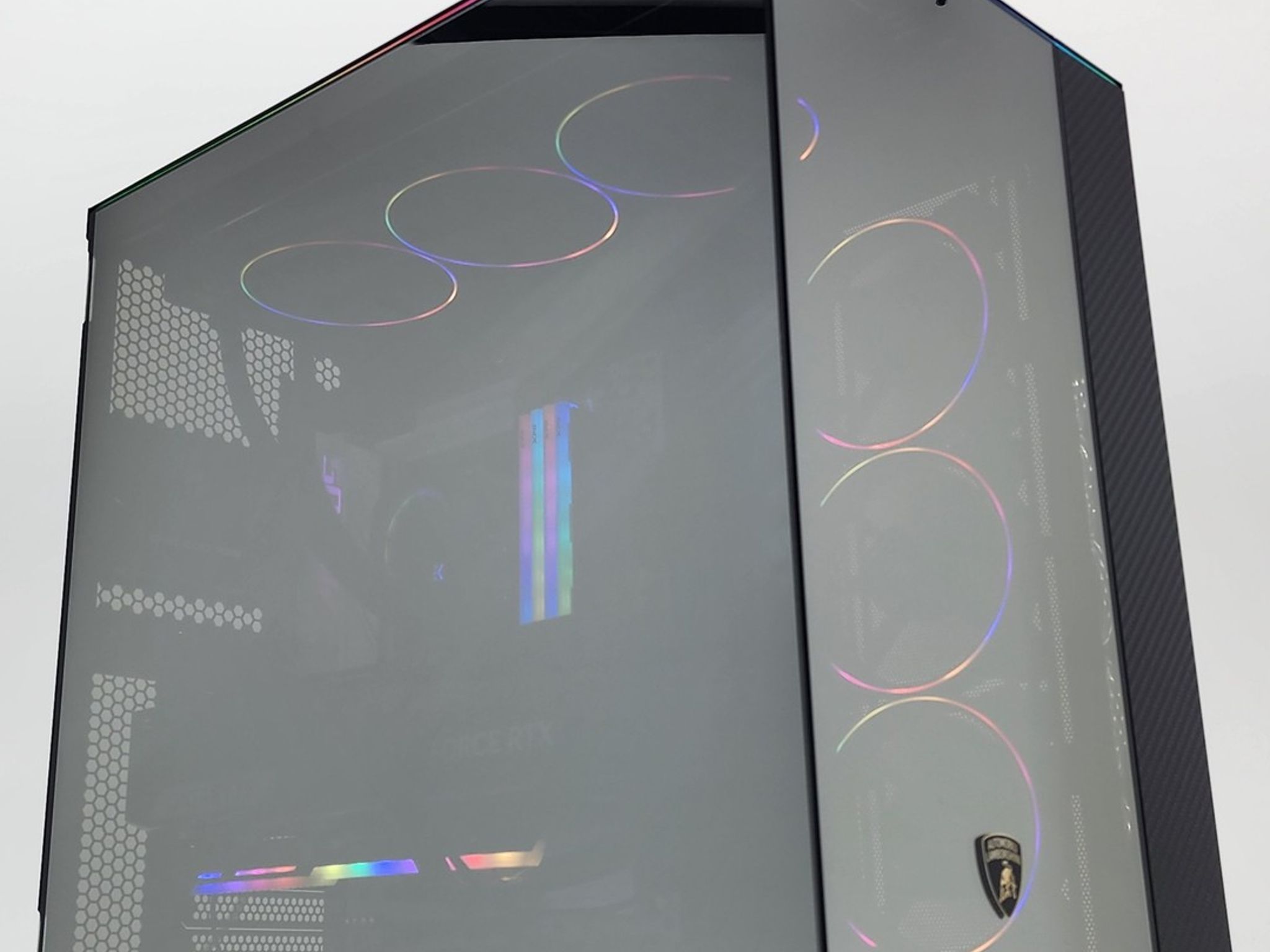 Gaming PC Ryzen 7 9800X3D 64GB RAM 4TB SSD RTX 5090 32GB Windows 11 PC