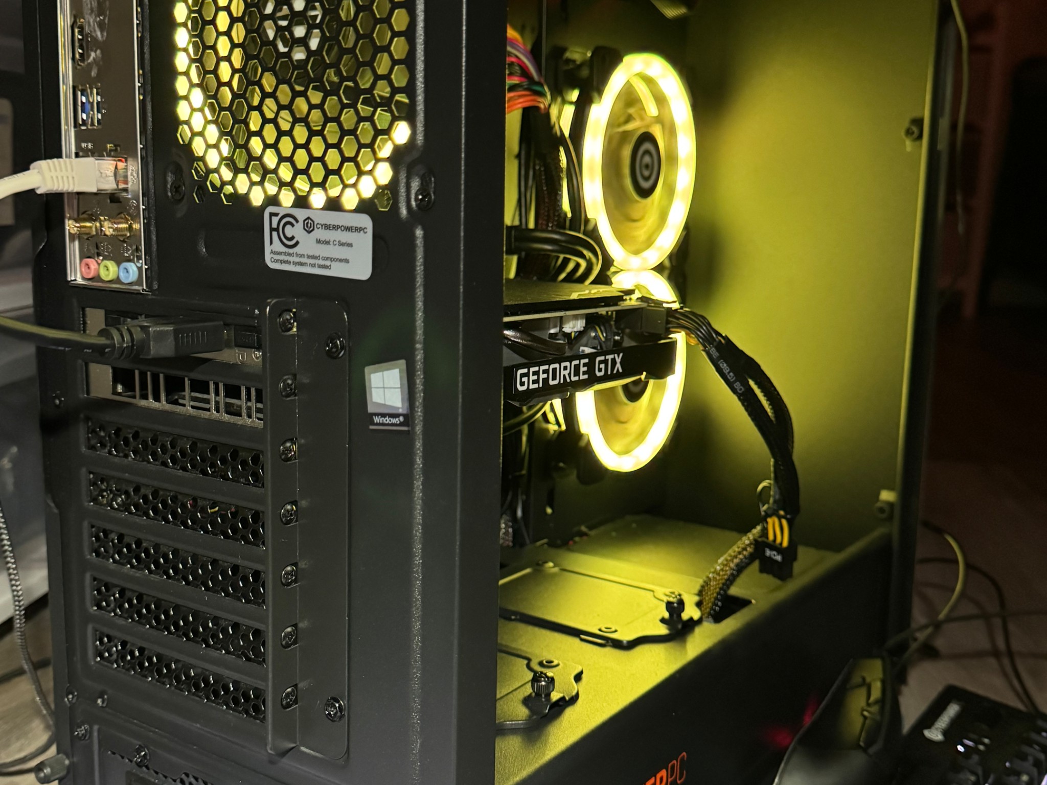 GTX 1660 Super | i5-10400F | Gaming PC 🎄