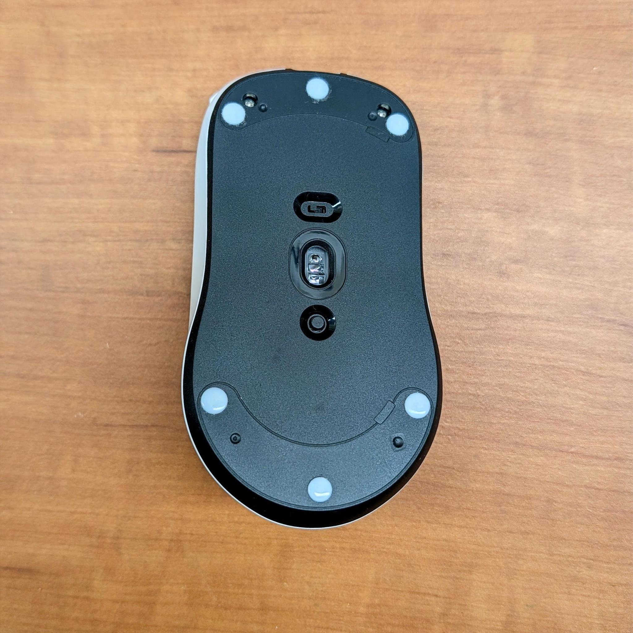 Scyrox V8 White 8K 36g Kailh Super Light Mouse Less Than 1 hr use