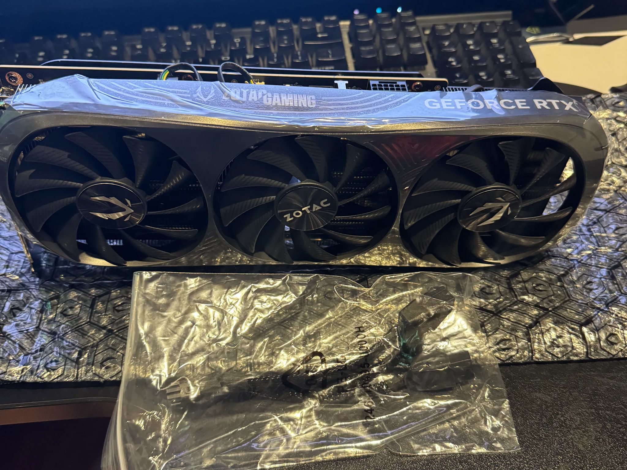 ZOTAC Gaming GeForce RTX 4080 Super Trinity Black Edition DLSS 3 16GB GDDR6X