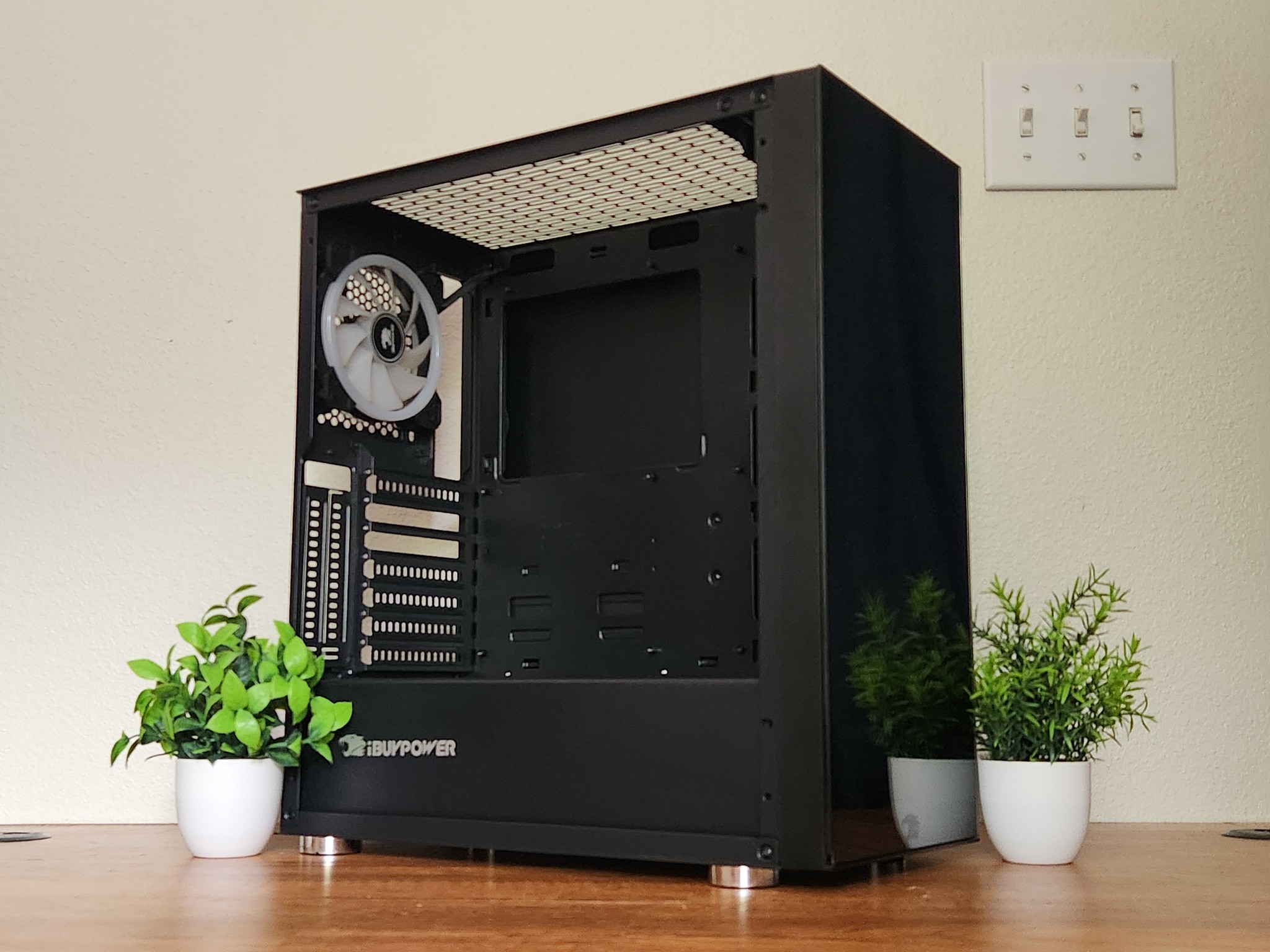 iBuyPower PC Case | 4x Fans Preinstalled | ATX | Mid-Tower | Screws Included