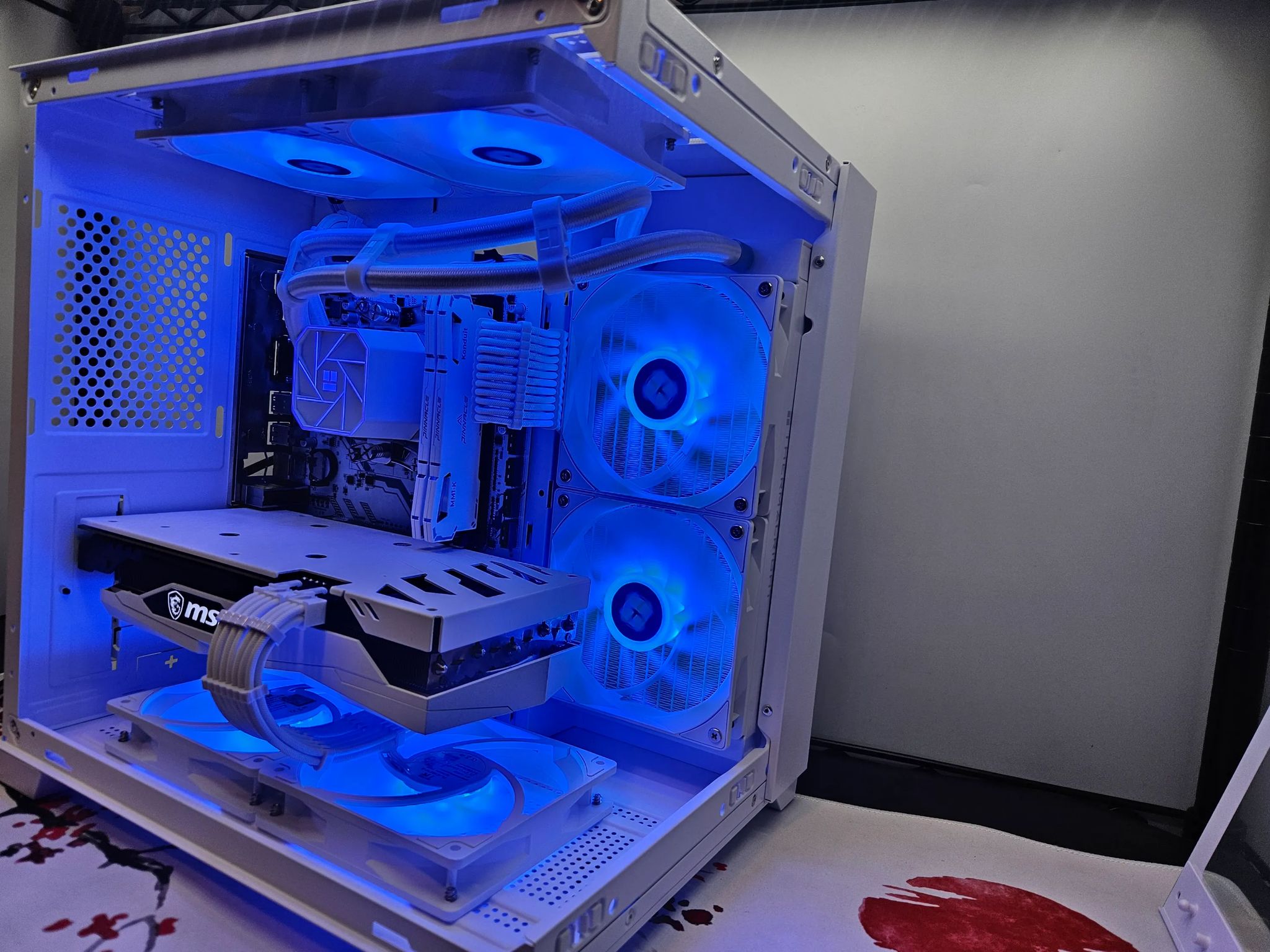Liquid cooled Arctic Rig Ryzen 5 / 32GB DDR4/  2TB SSD / RTX 3060 12GB
